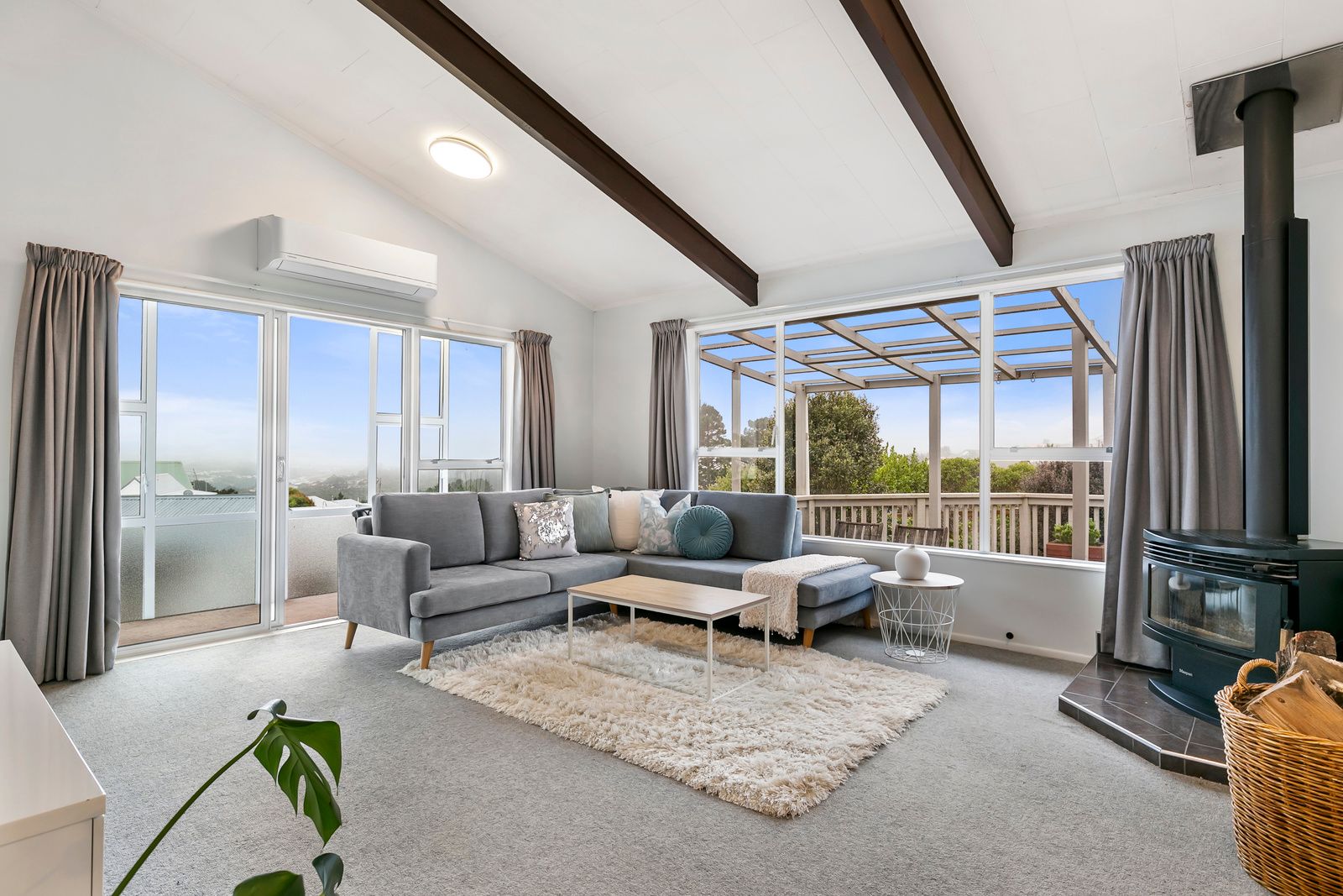 24 Colchester Crescent, Newlands, Wellington City
