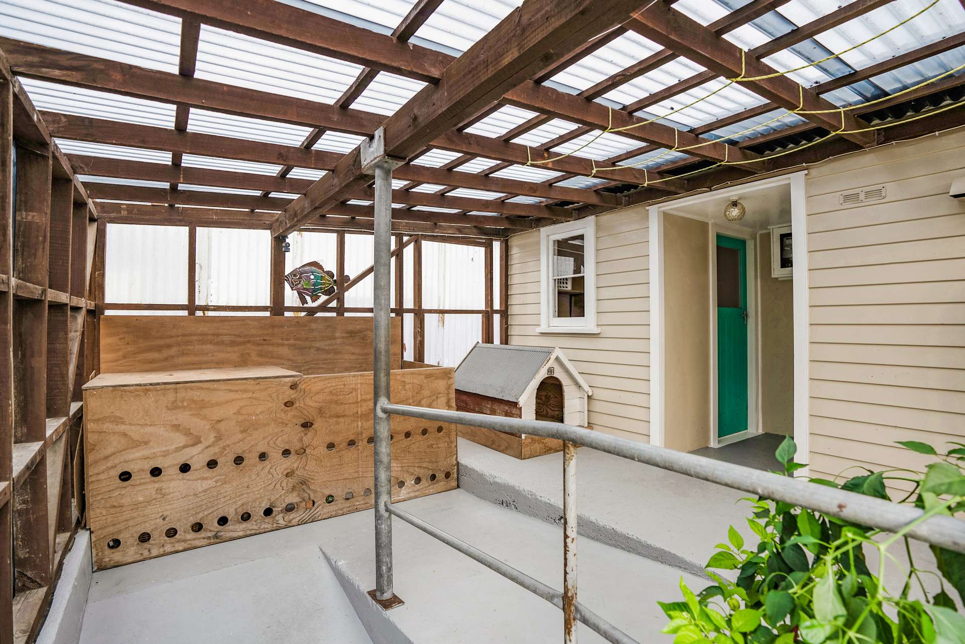 64 Russell Road photo 13