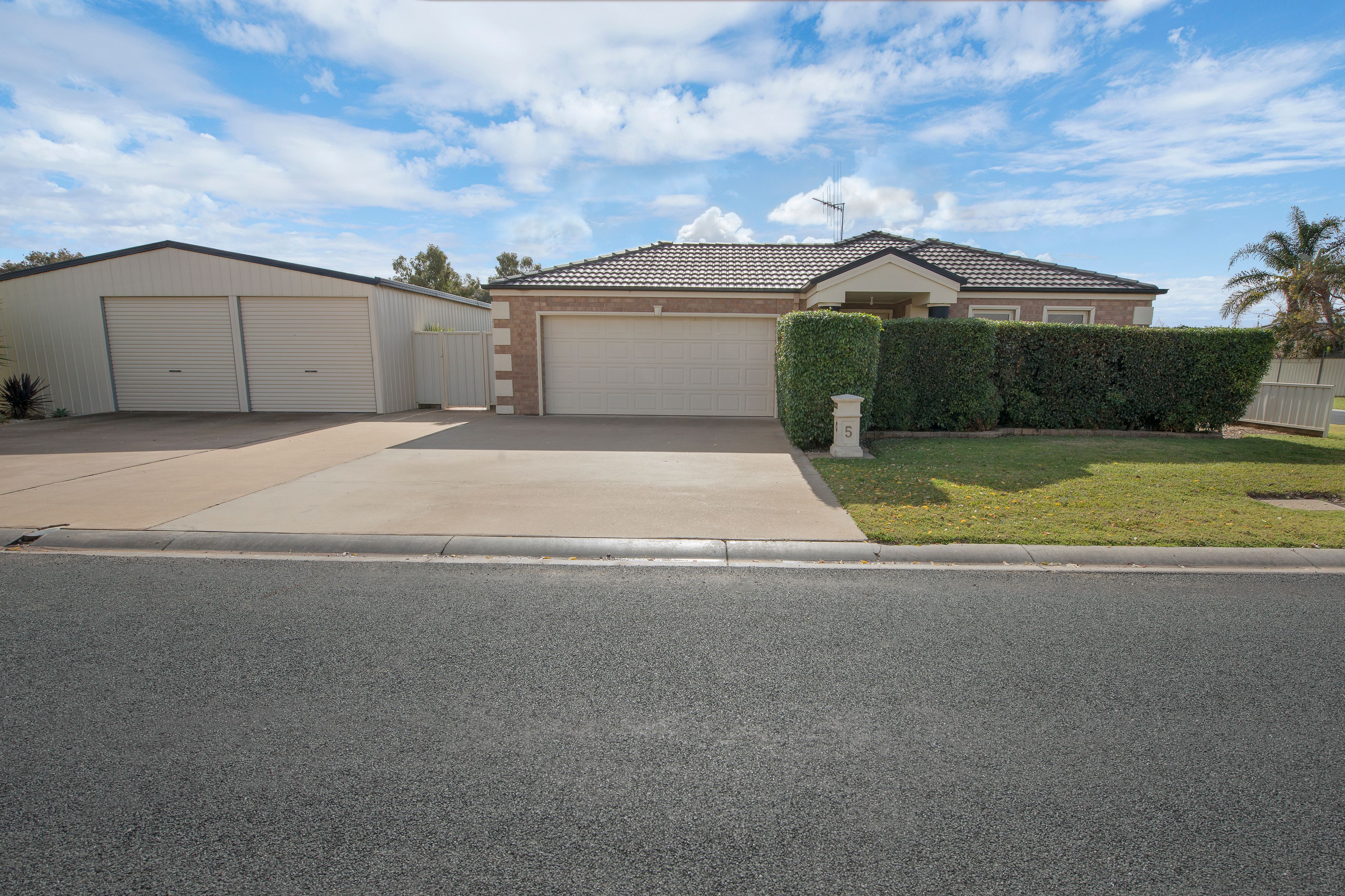 5 Cutri Drive, Swan Hill VIC 3585