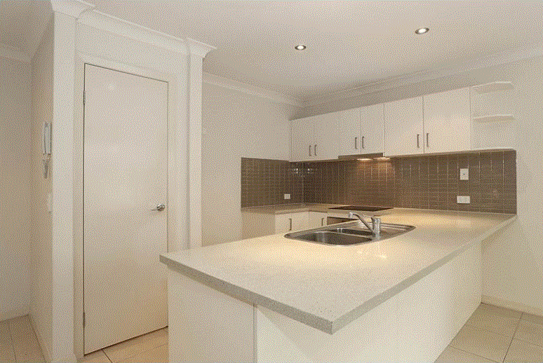 2/59 Muir Street, Labrador, QLD 4215