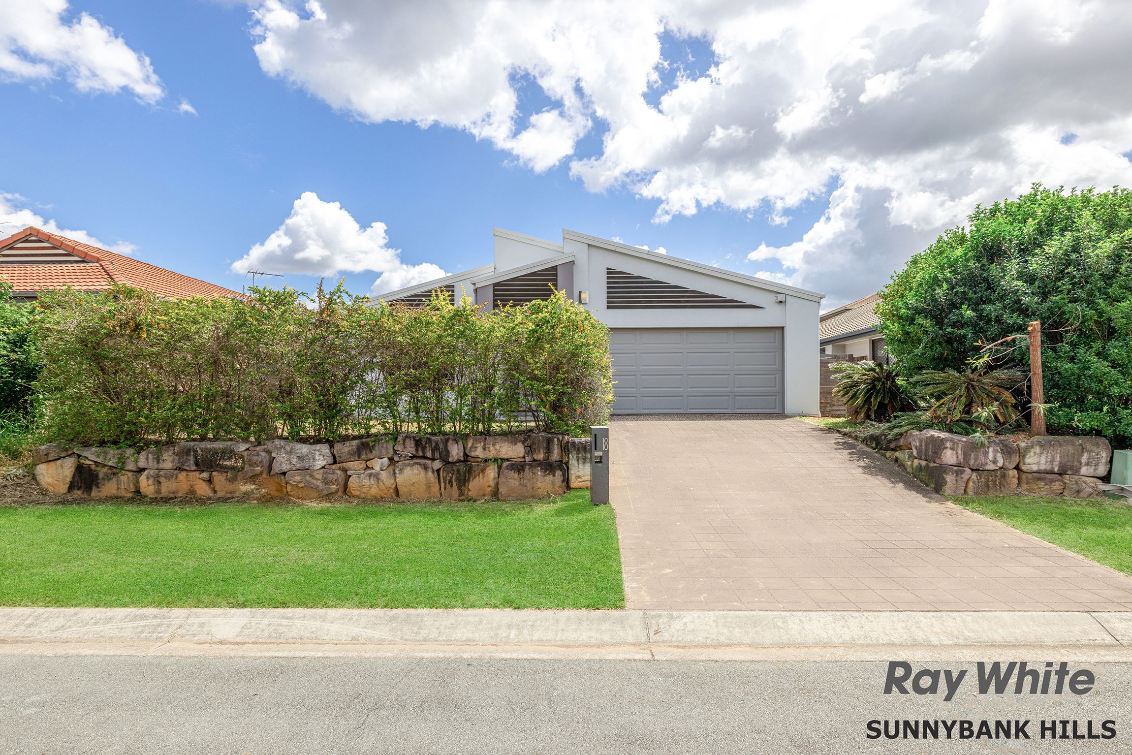 18 Lillydale Place, Calamvale QLD 4116