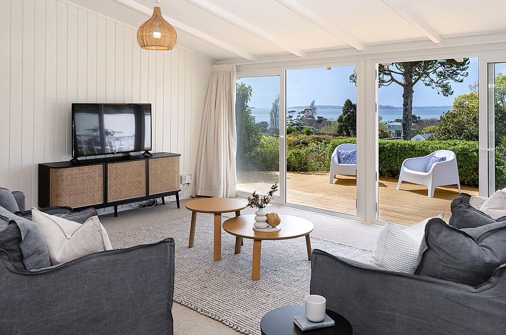 14 McMillan Place, Mellons Bay, Manukau City