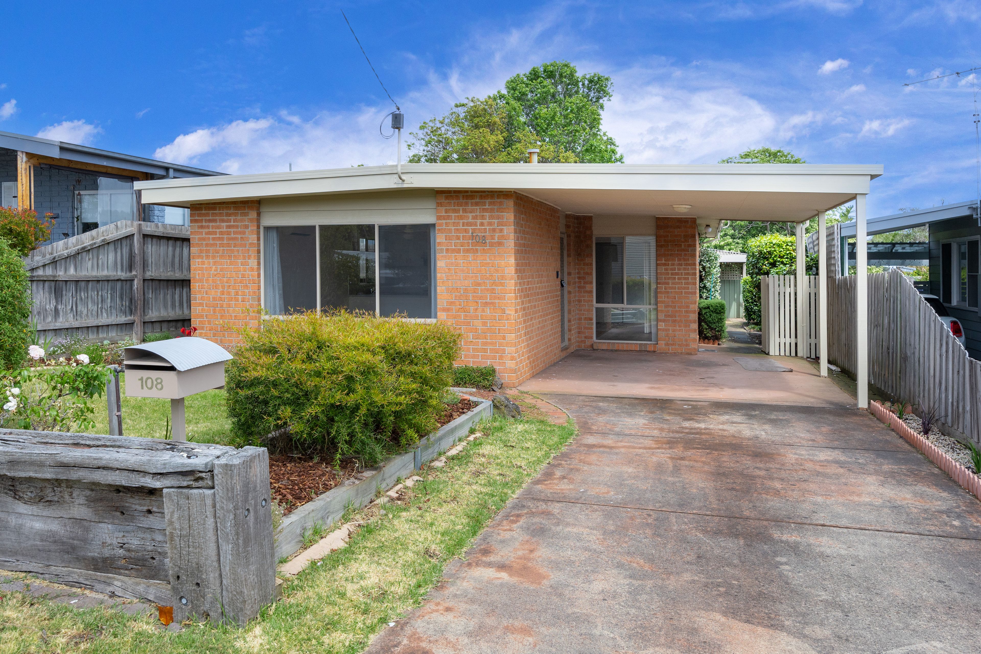 108 Eighth Avenue, Rosebud VIC 3939