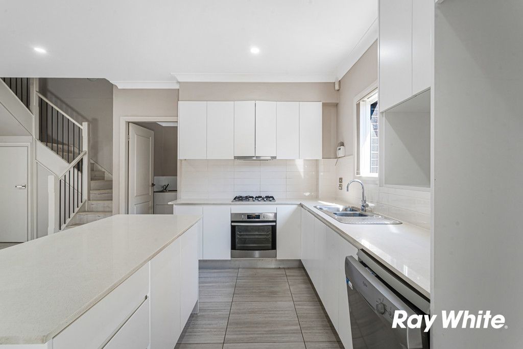 8/33 St Albans Road — photo 4 of 9