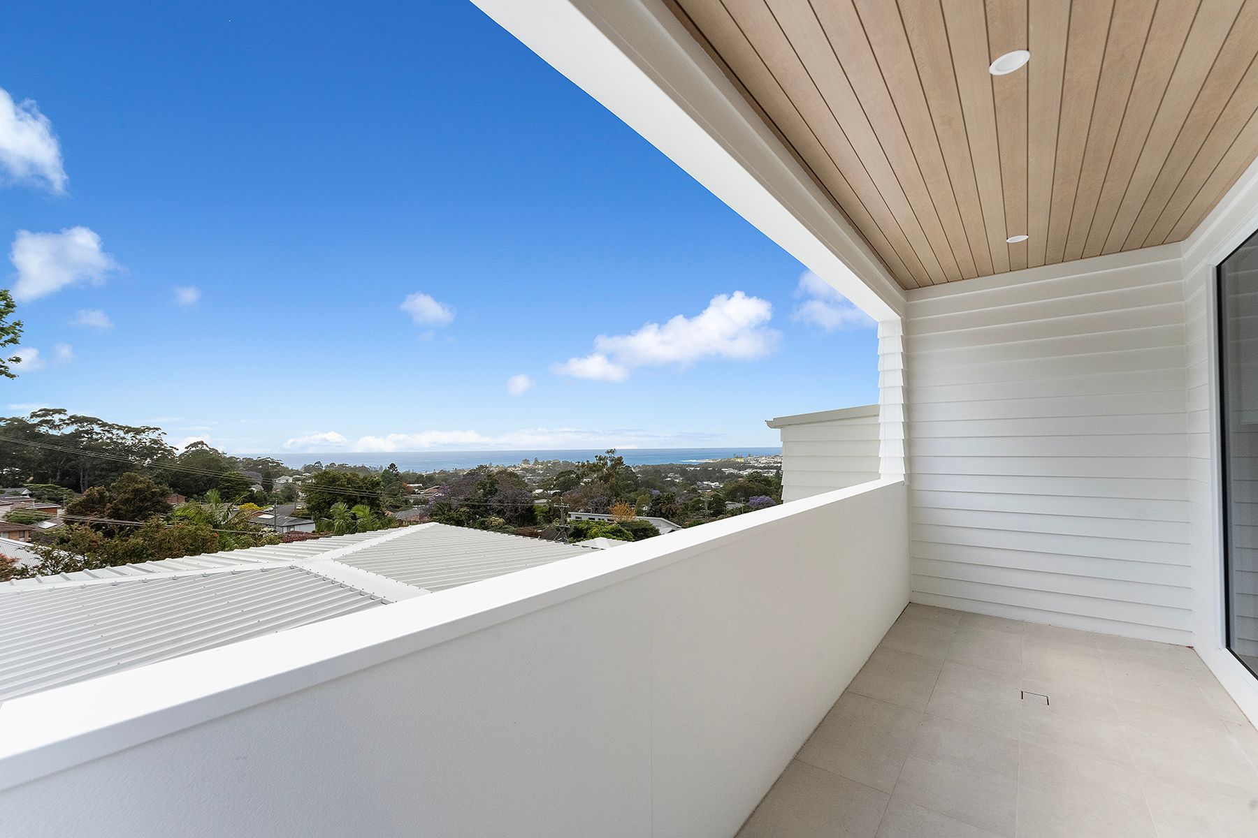 16a Robinsville Crescent, Thirroul, NSW 2515