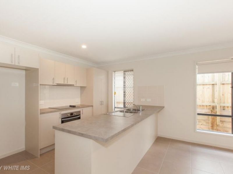 8 John Carroll Way, Redbank Plains, QLD 4301