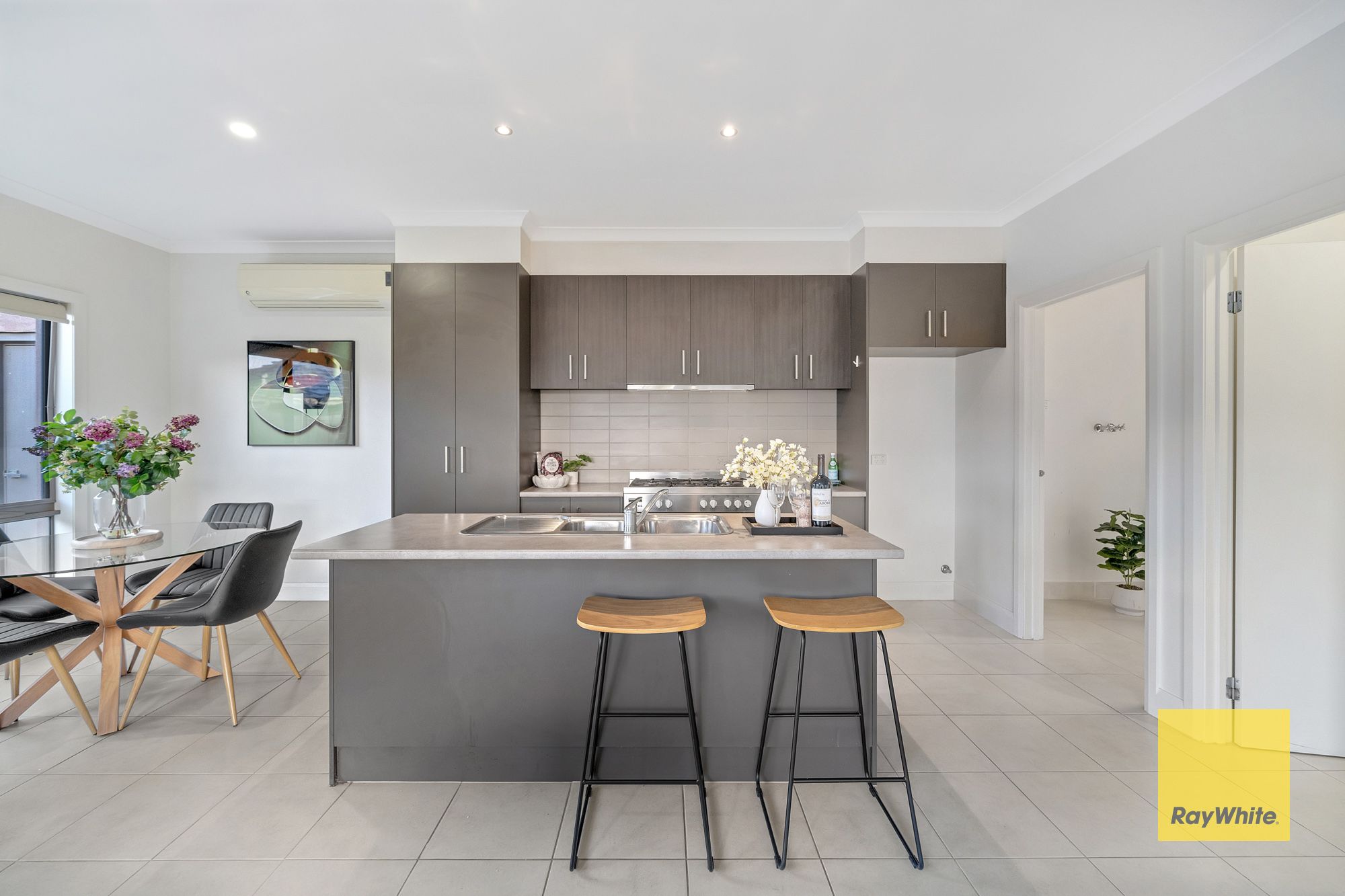 3/2 Canary Close, Truganina, VIC 3029