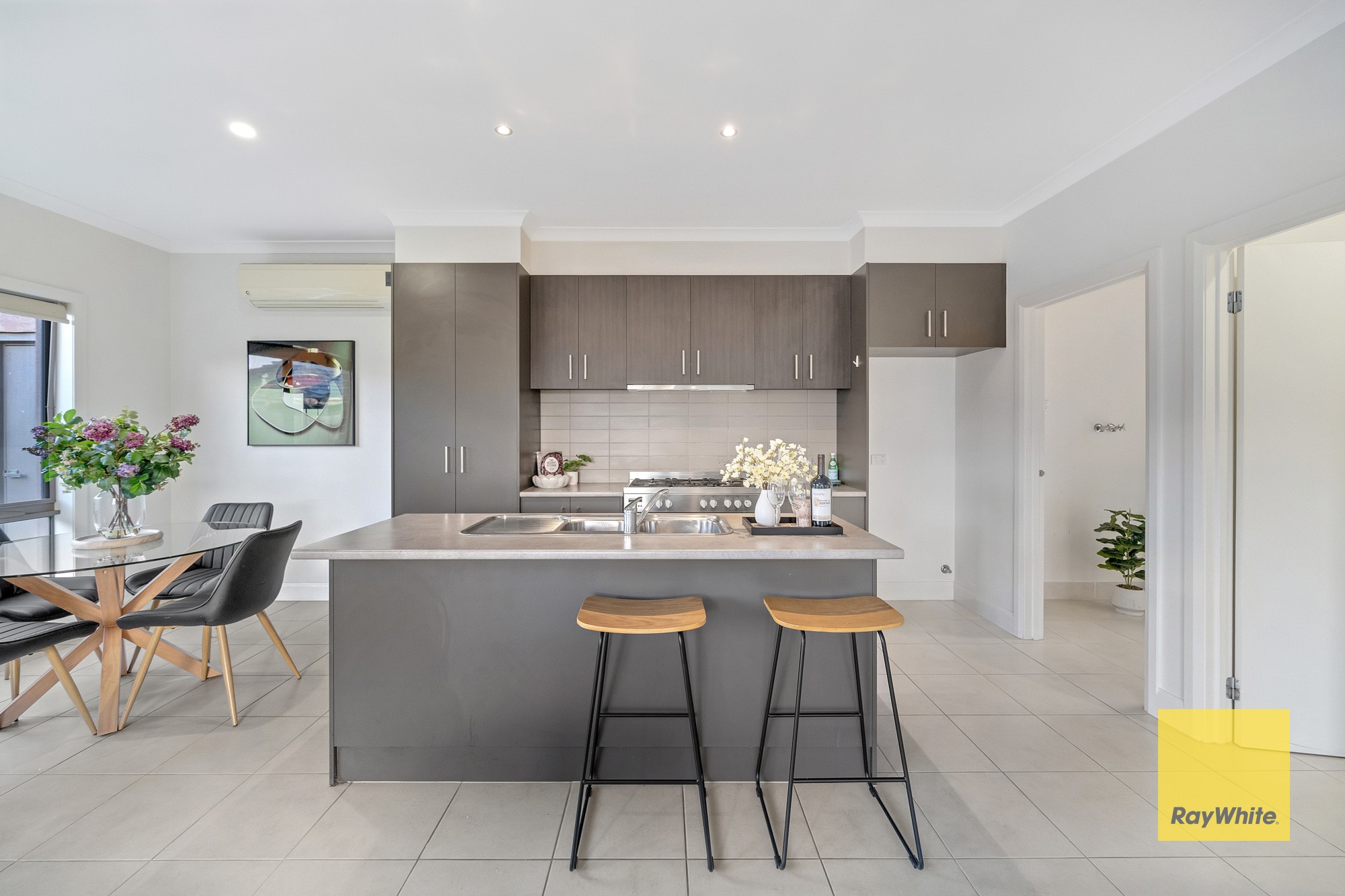3/2 Canary Close, Truganina, VIC 3029