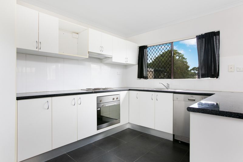 43 Sandown Close, Woree QLD 4868
