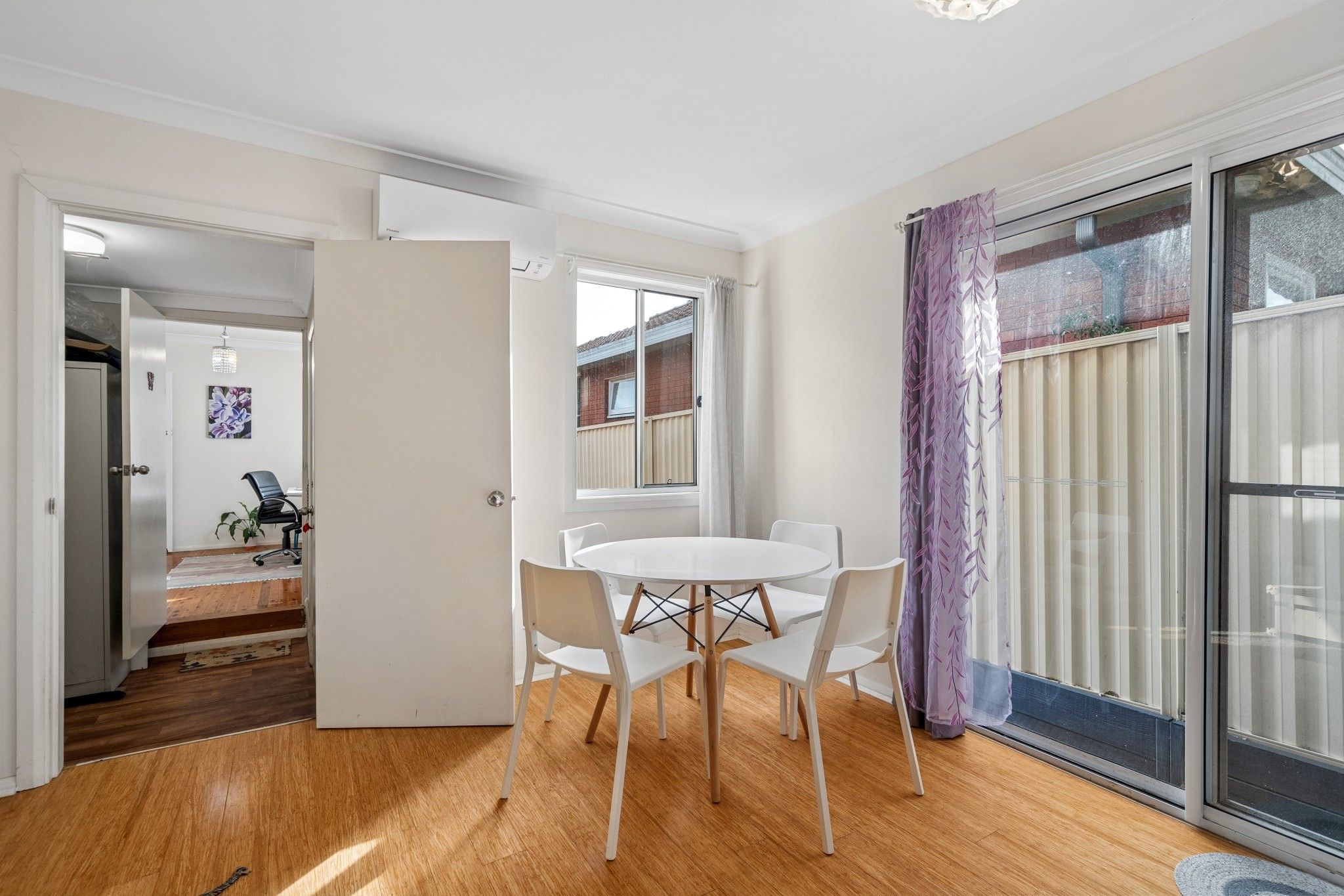 45 Fullerton Crescent — photo 3 of 26