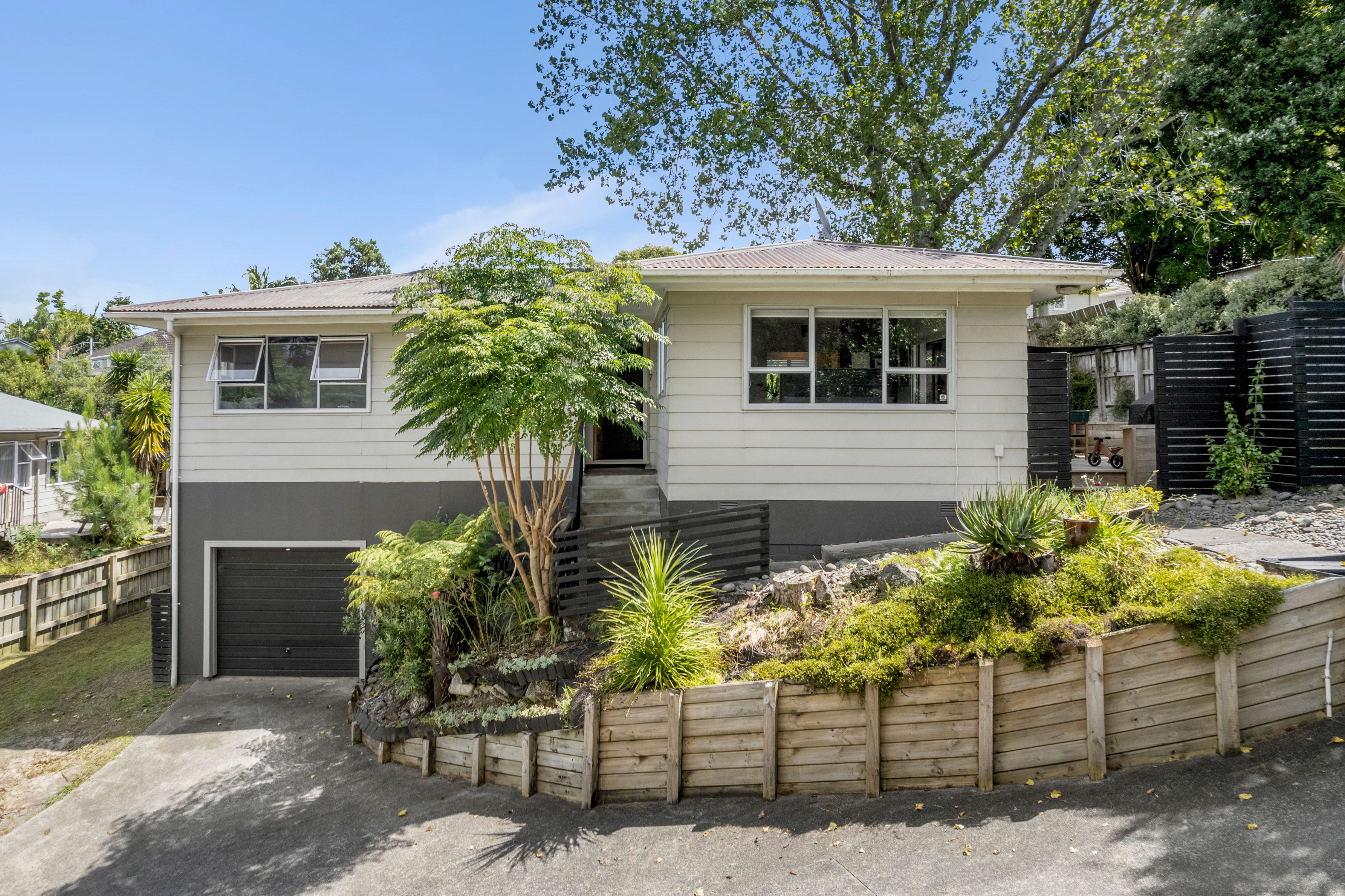 7 James Scott Place, Te Atatu South, Waitakere City