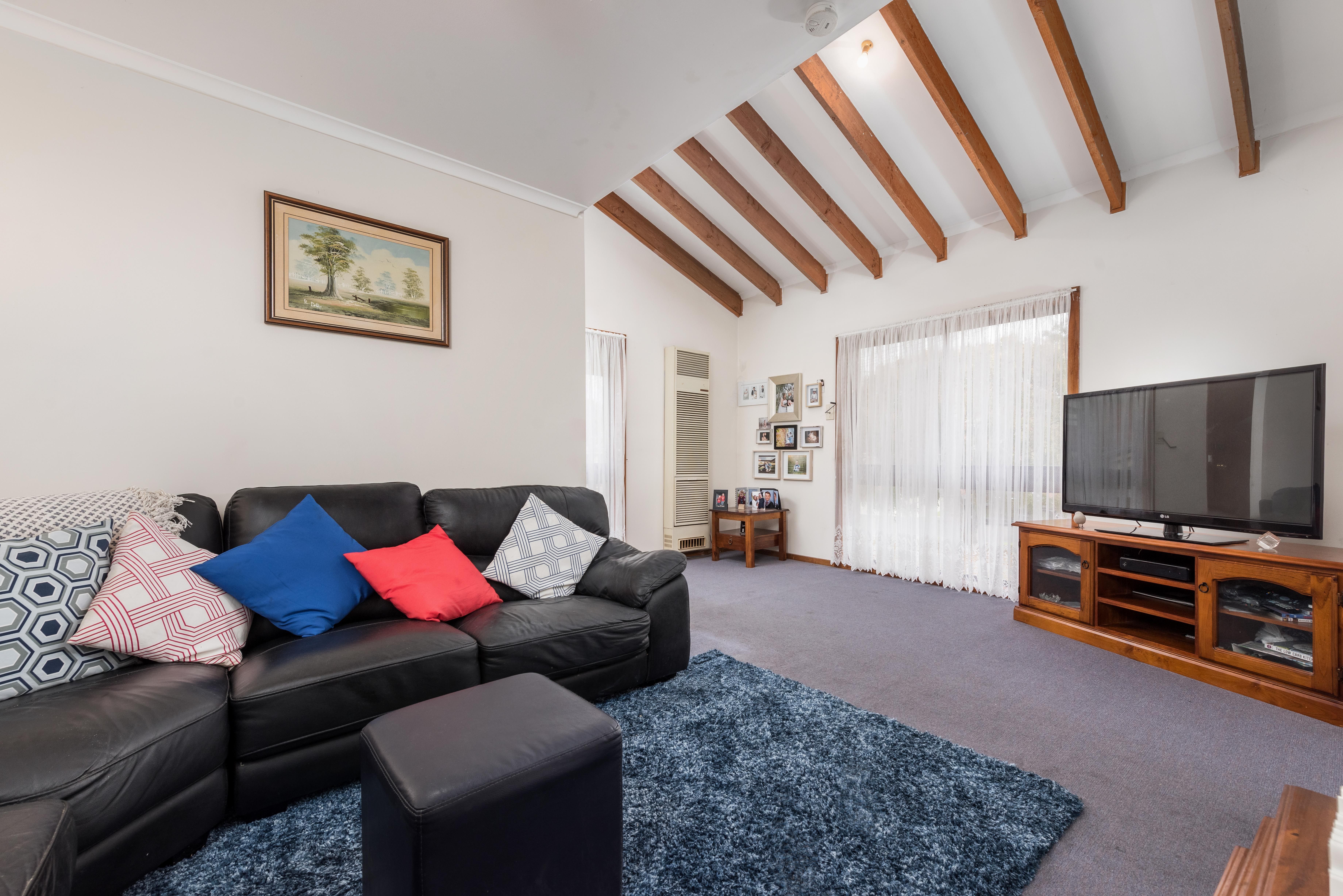 42 Stonehaven Drive, Thomastown, VIC 3074