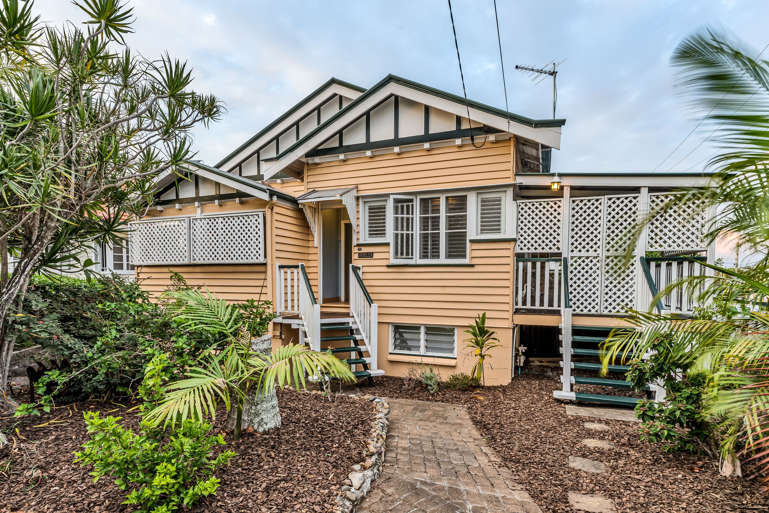 21 Leura Avenue, Hawthorne, QLD 4171