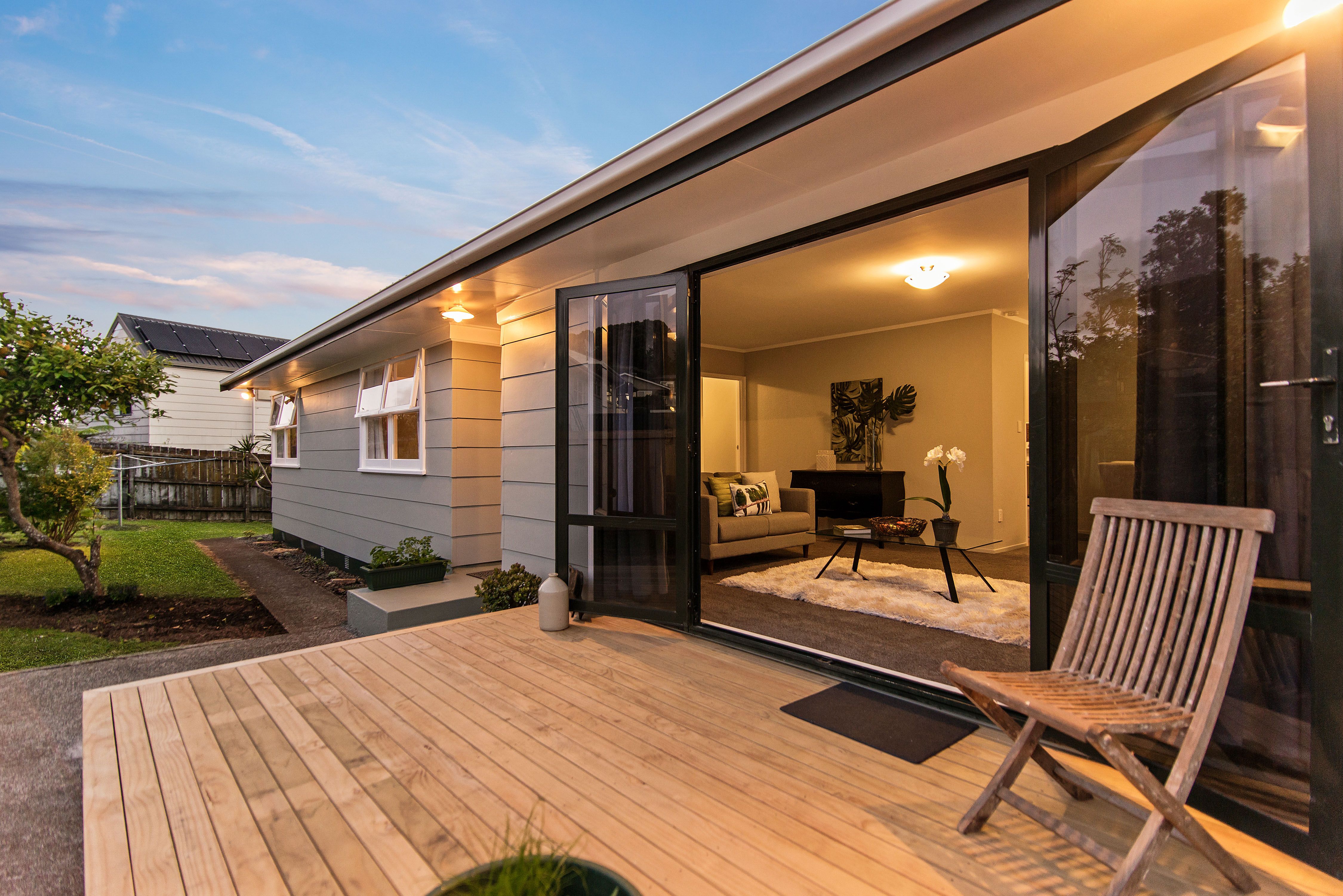 1/17 Steen Place, Mangere Bridge, Manukau City