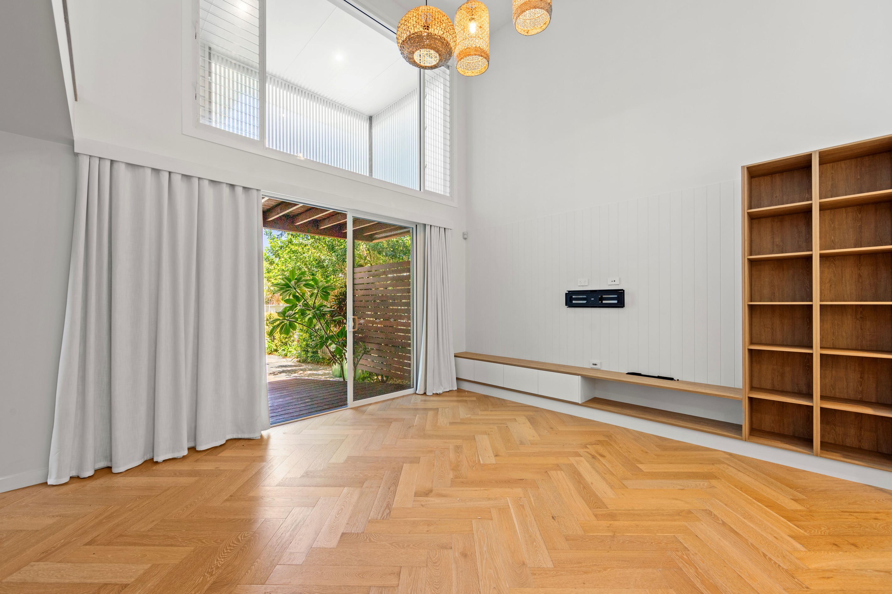 2/20 Albion Avenue, Miami, QLD 4220