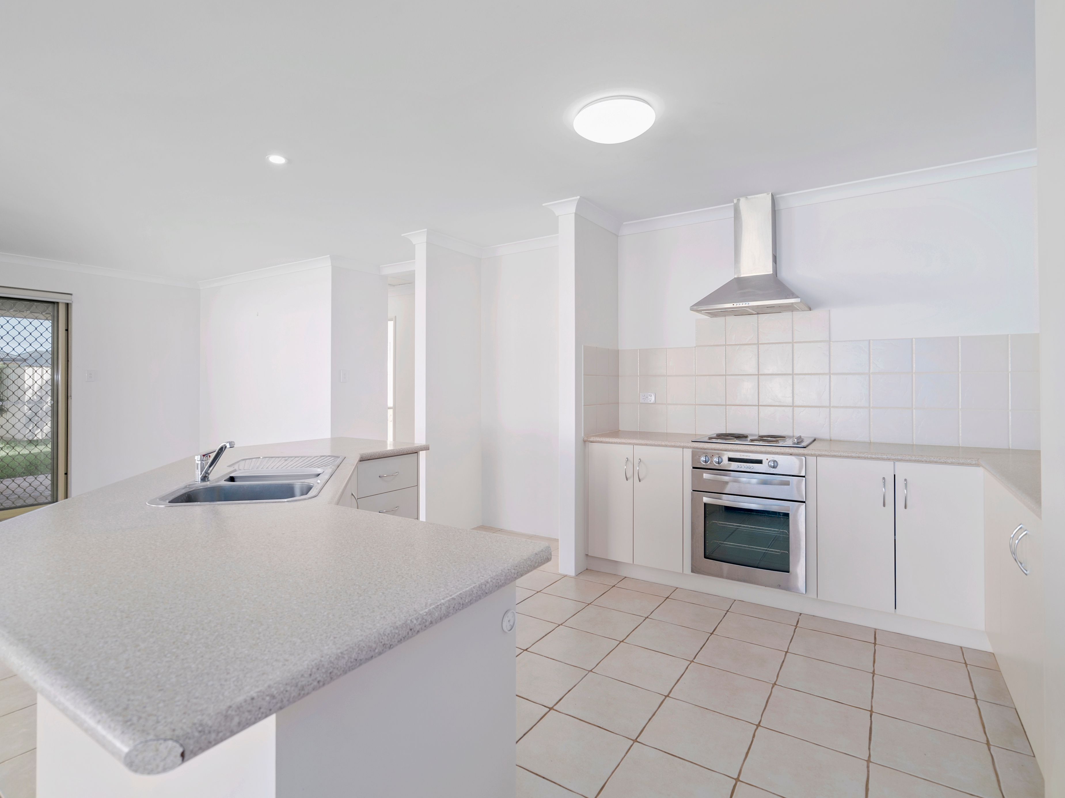 8 Reef Boulevard, Drummond Cove, WA 6532
