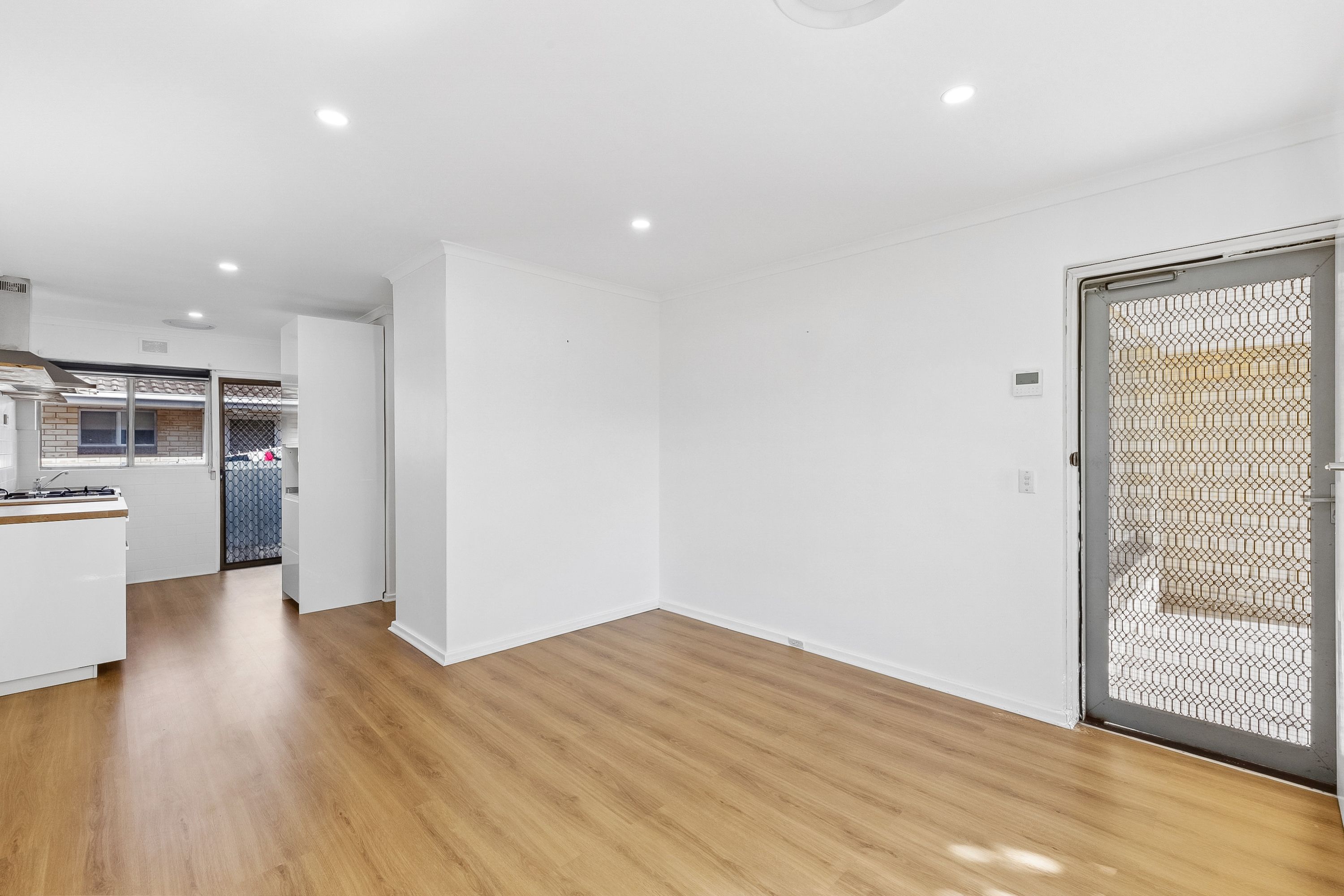 2/1A Arthur Street — photo 3 of 10