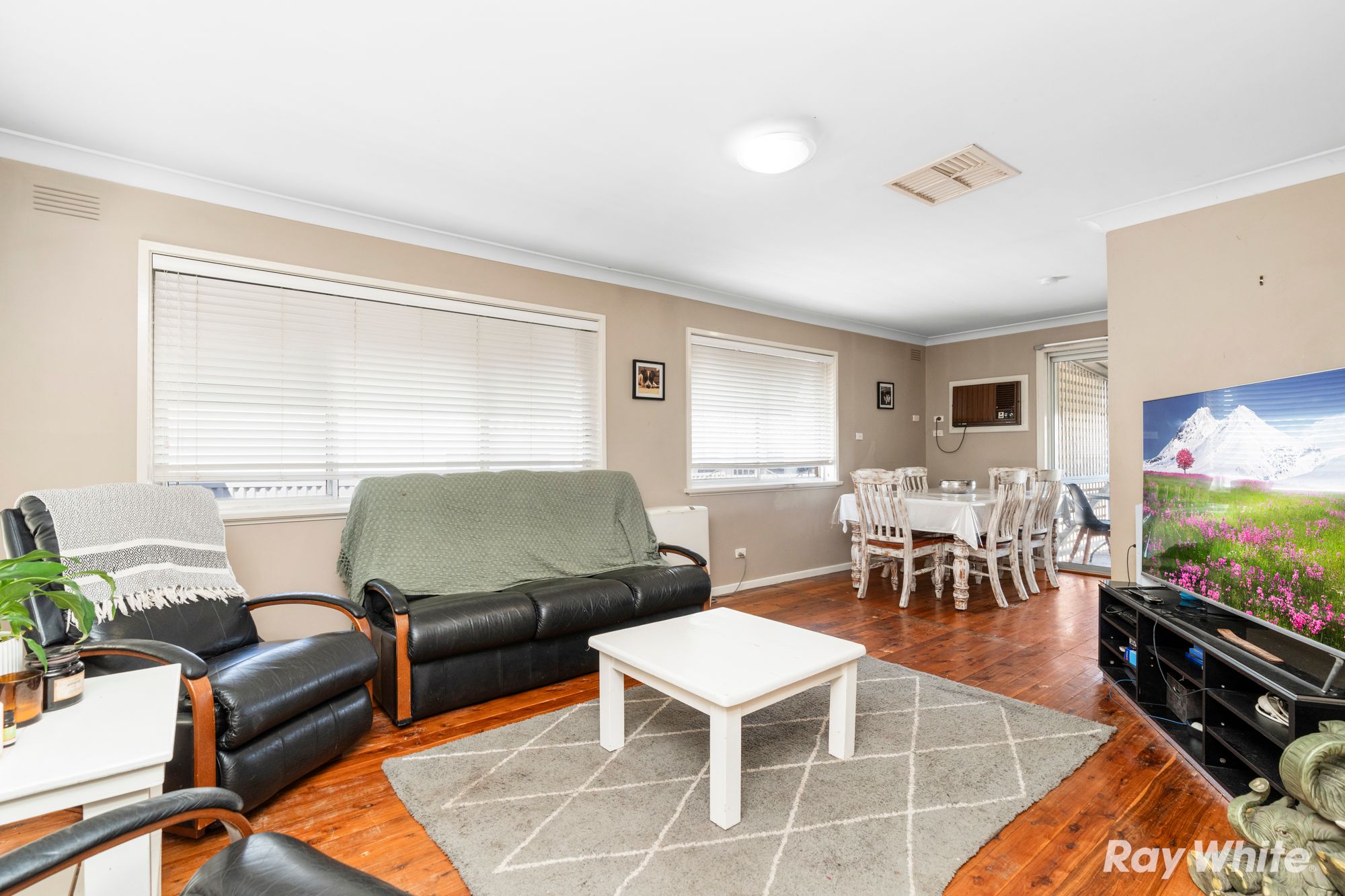 10 Mimosa Drive, Mount Austin, NSW 2650