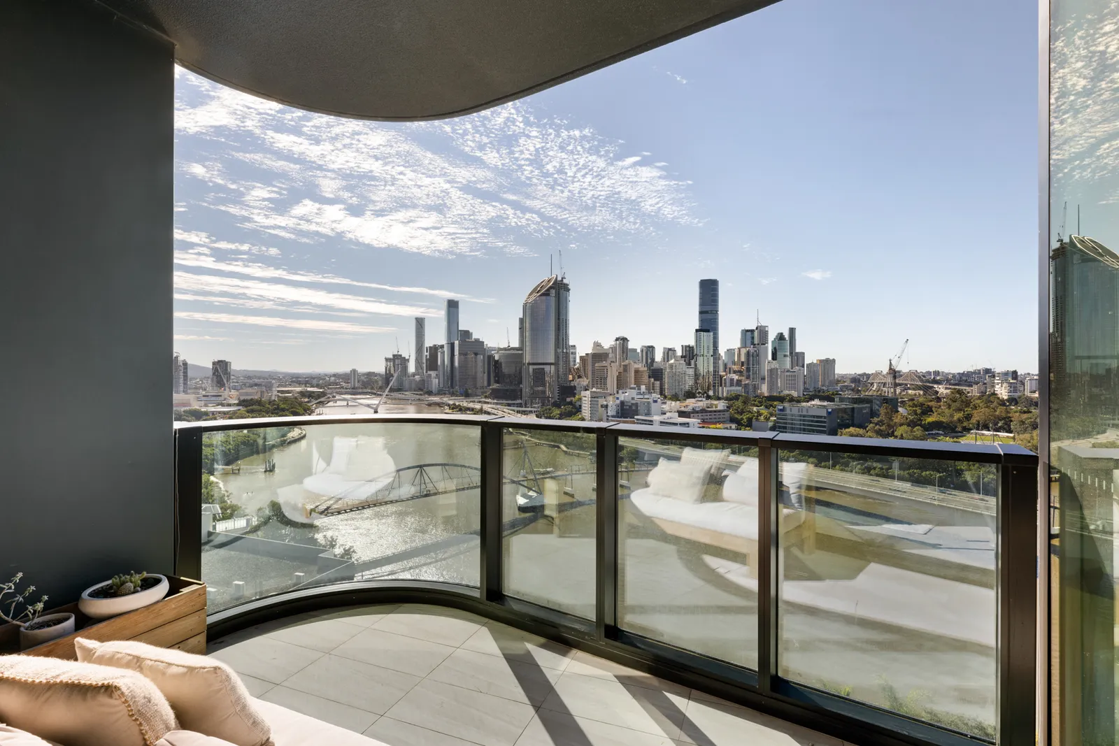1402/9 Christie Street, South Brisbane