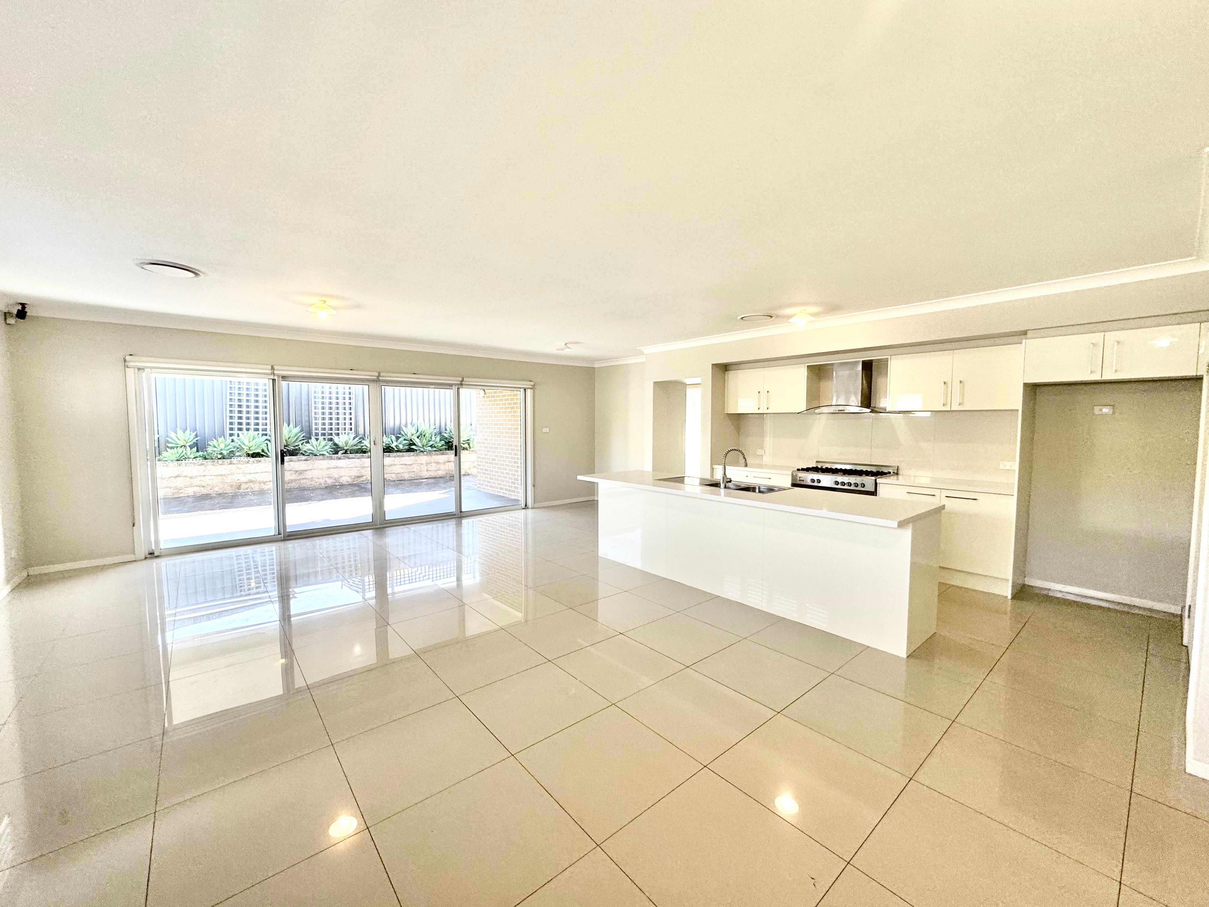 8 Leeds Street, Oran Park, NSW 2570
