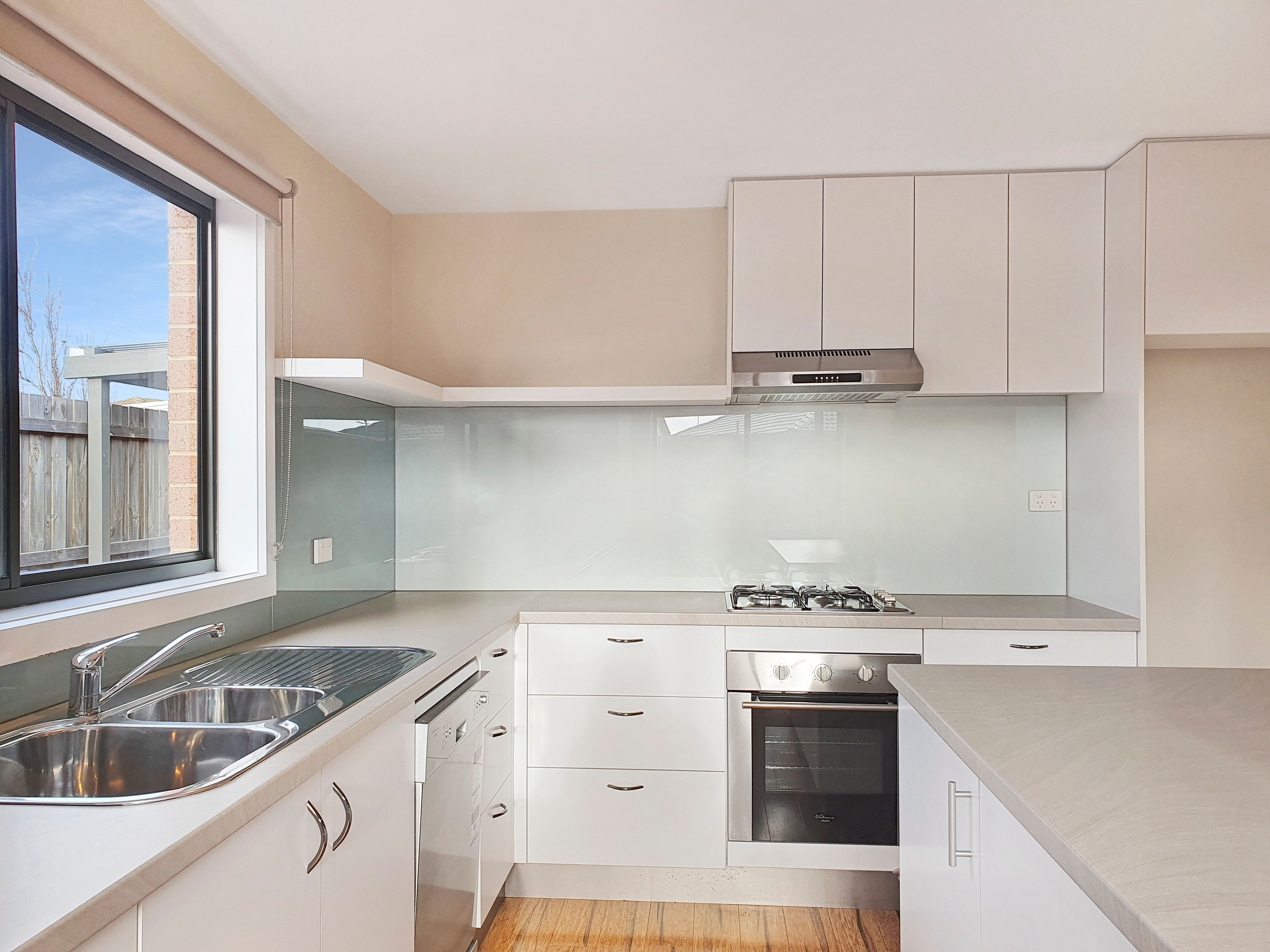 21B Paramount Crescent, St Albans Park, VIC 3219
