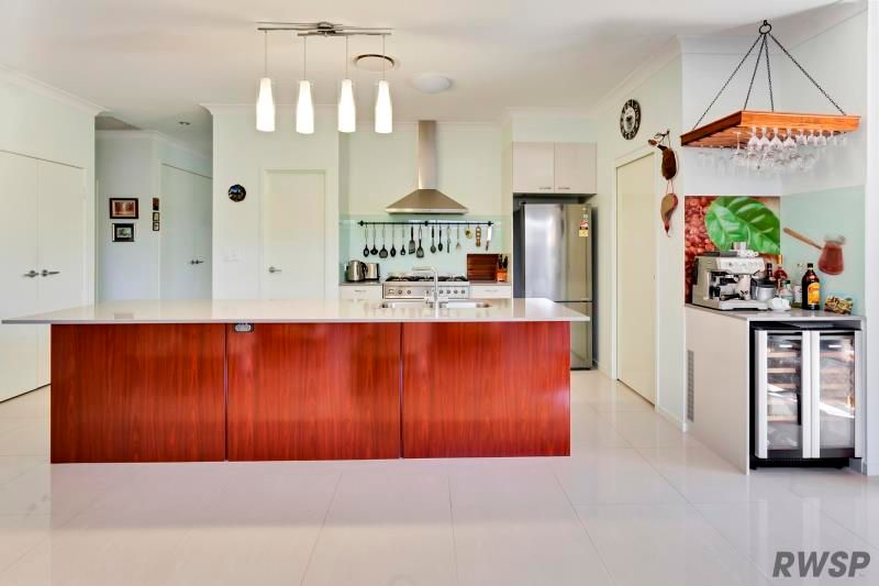 4 Mariner Avenue, Hope Island, QLD 4212