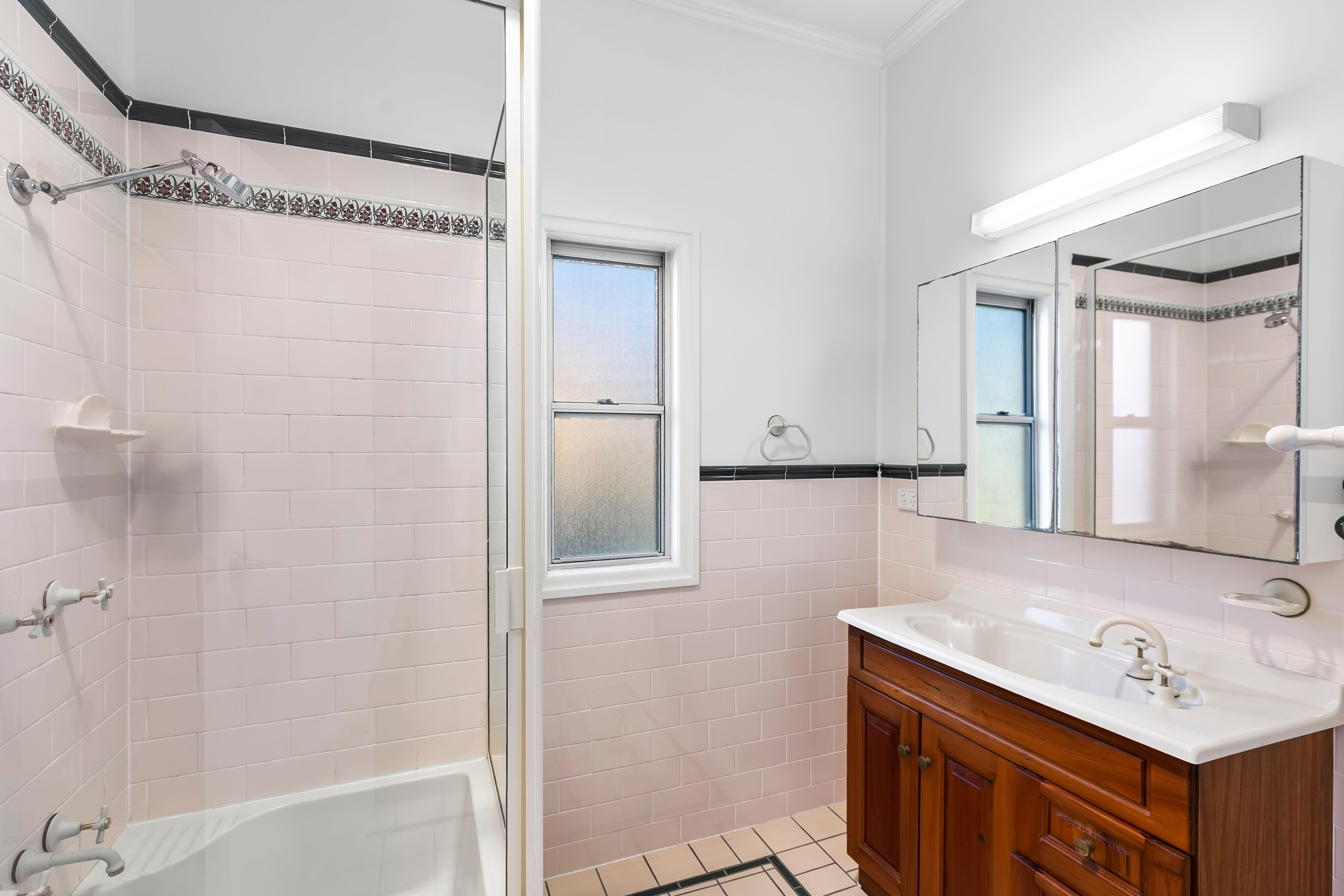 12 O'Sullivan Street — photo 7 of 10