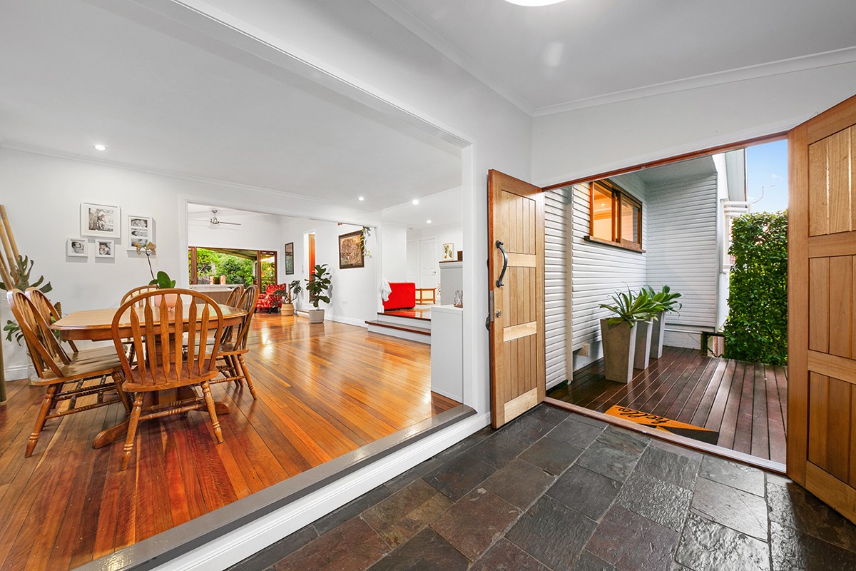 26 Noreen Street, Chapel Hill, QLD 4069