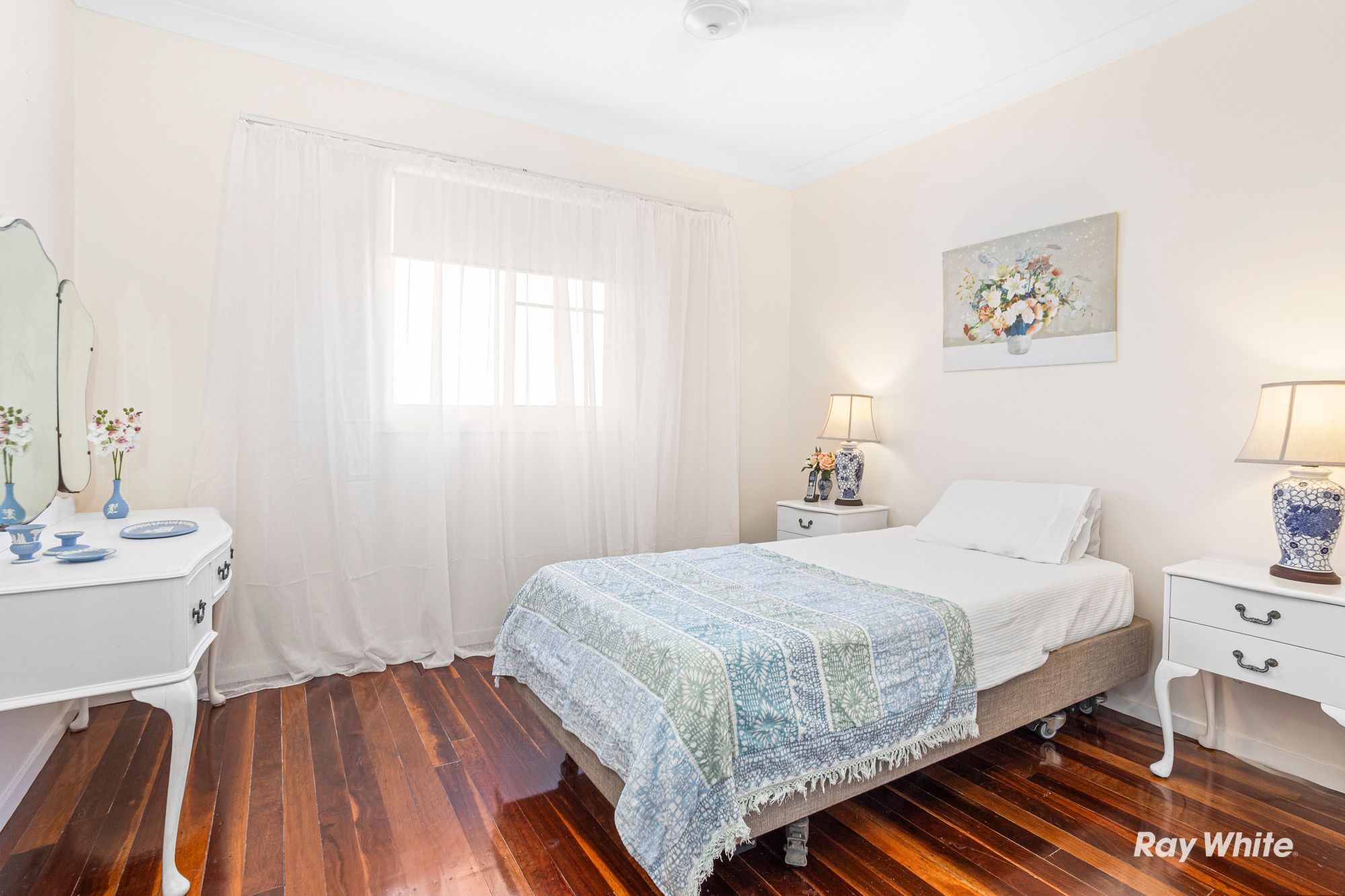 54 Farnborough Road — photo 15 of 23