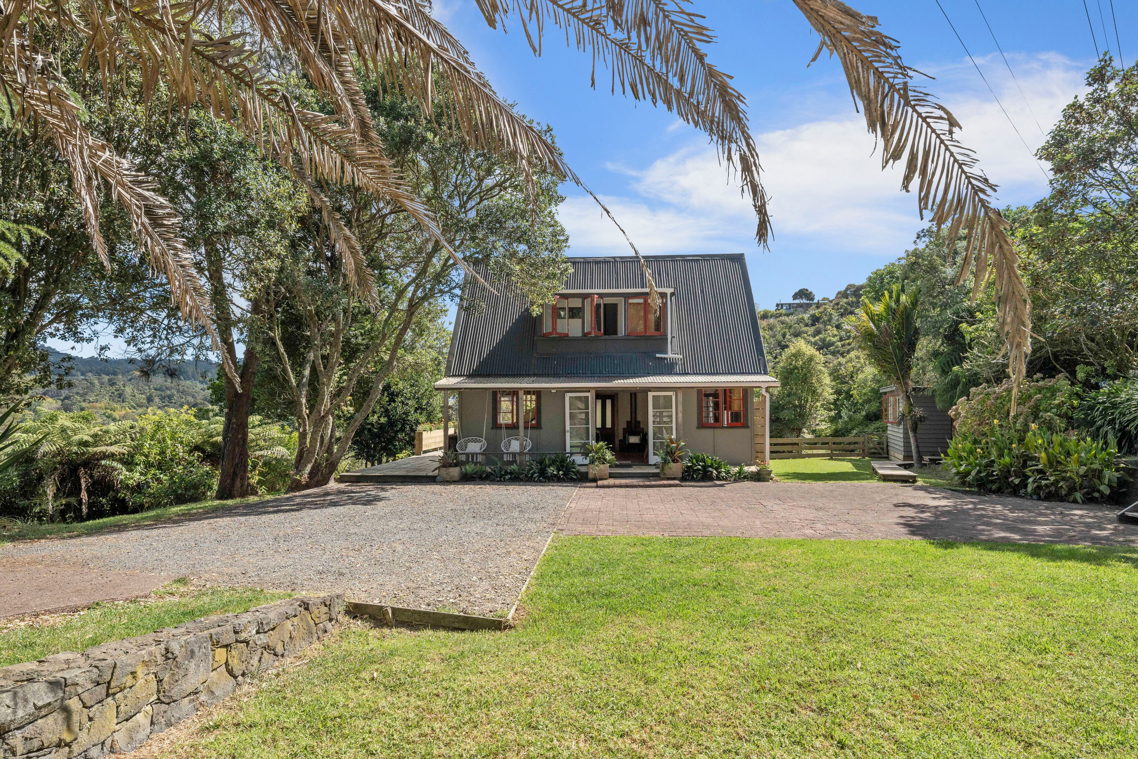 33d Landing Road, Titirangi, Waitakere City