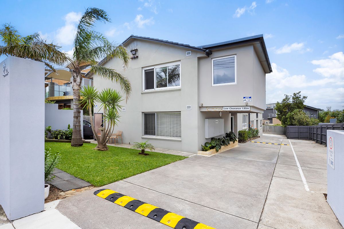 7/94 Beach Road — photo from Ray White Chelsea