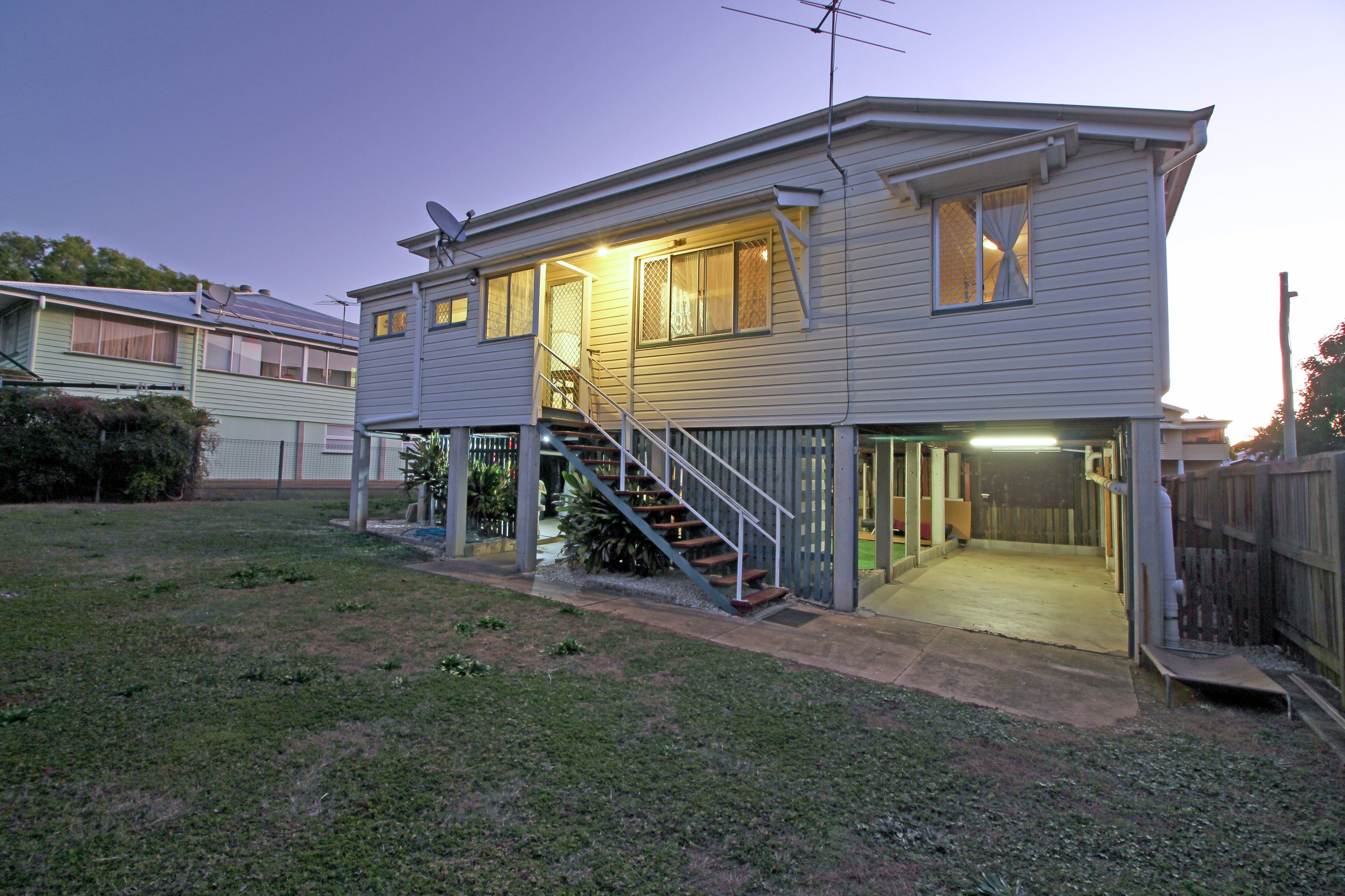34 Macquarie Street, Silkstone, QLD 4304