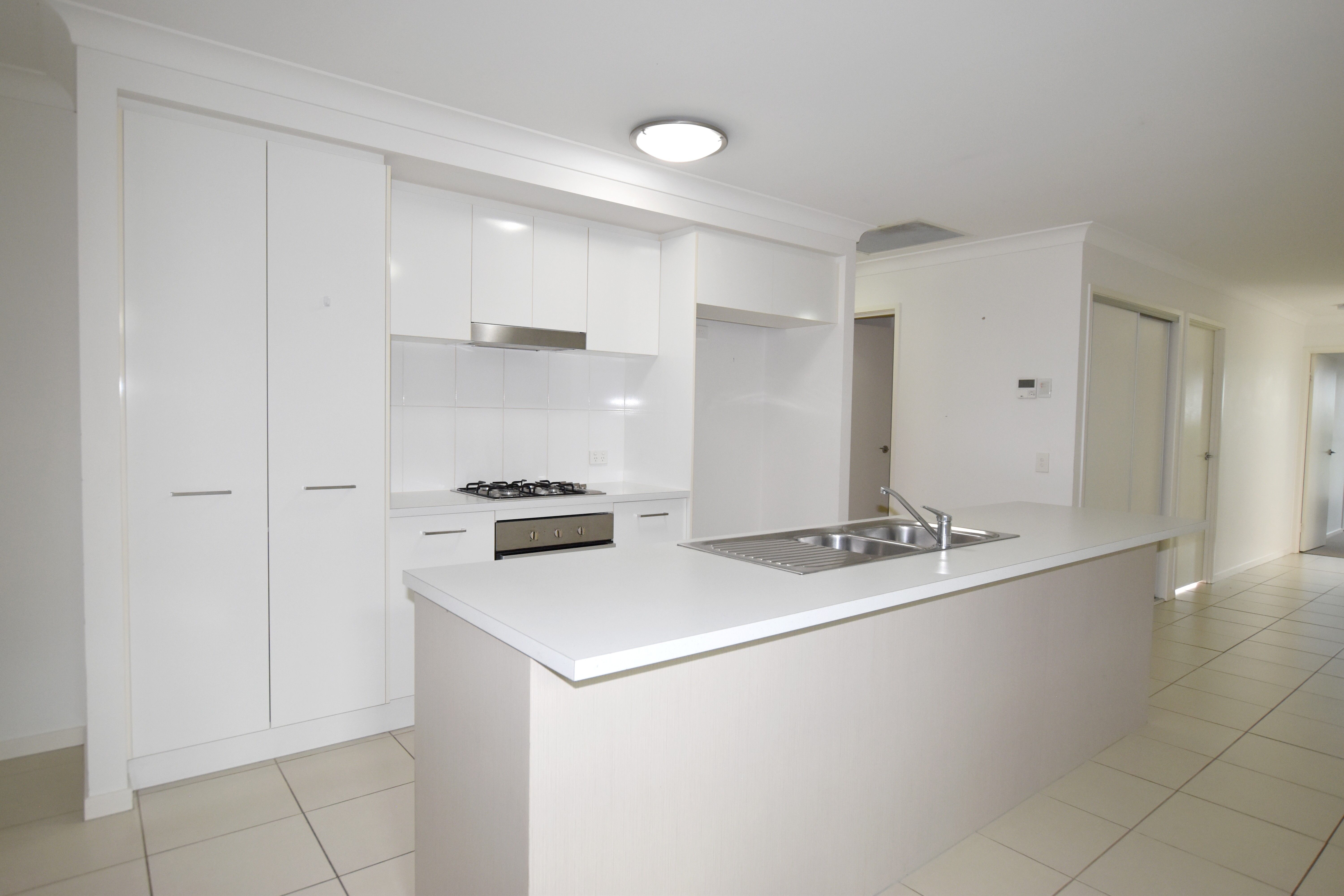 24 Seagull Boulevard, Kirkwood, QLD 4680