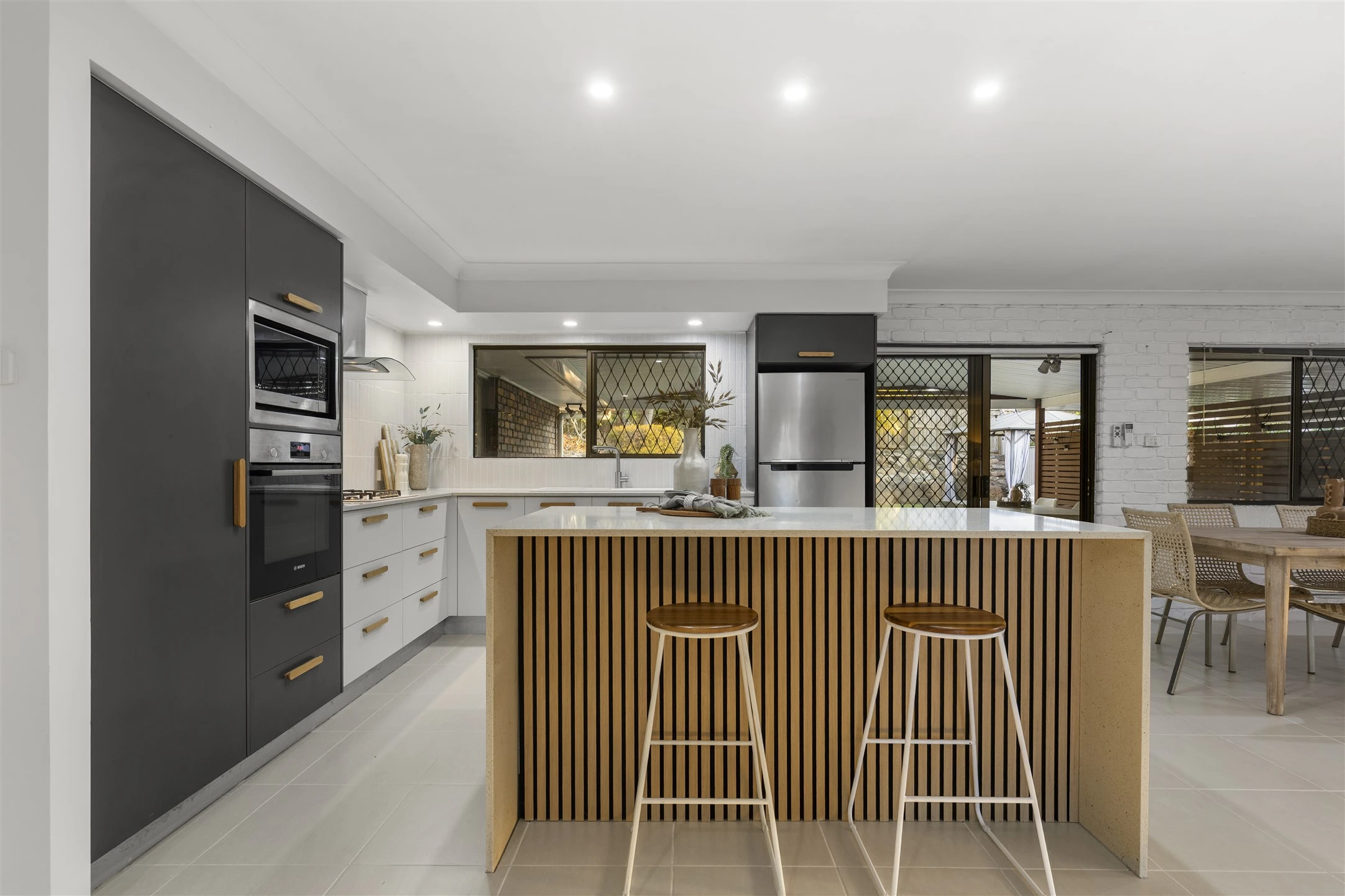 4 Fiesta Court, Everton Hills, QLD 4053
