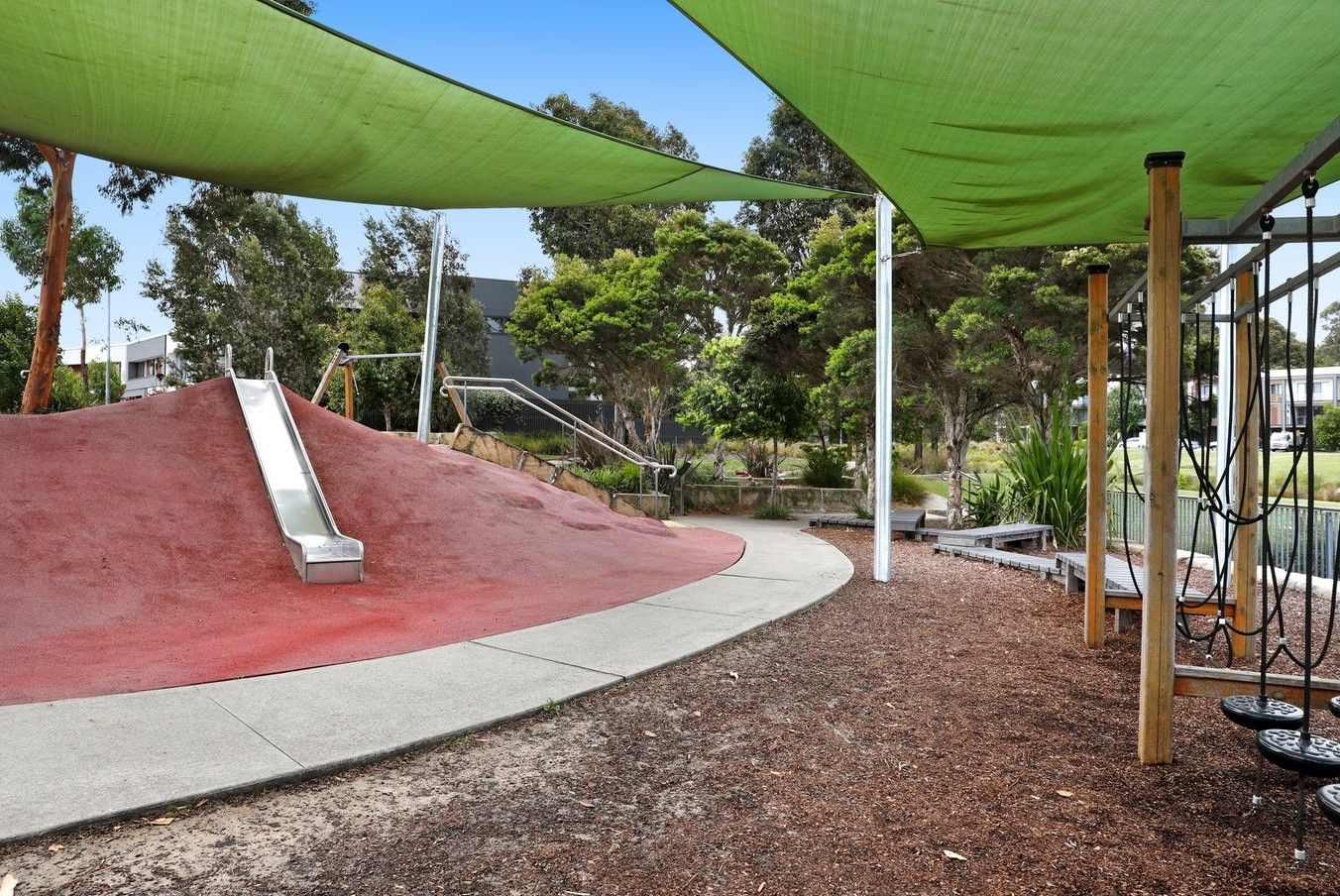 203s/5 Lardelli Drive — photo 9 of 9