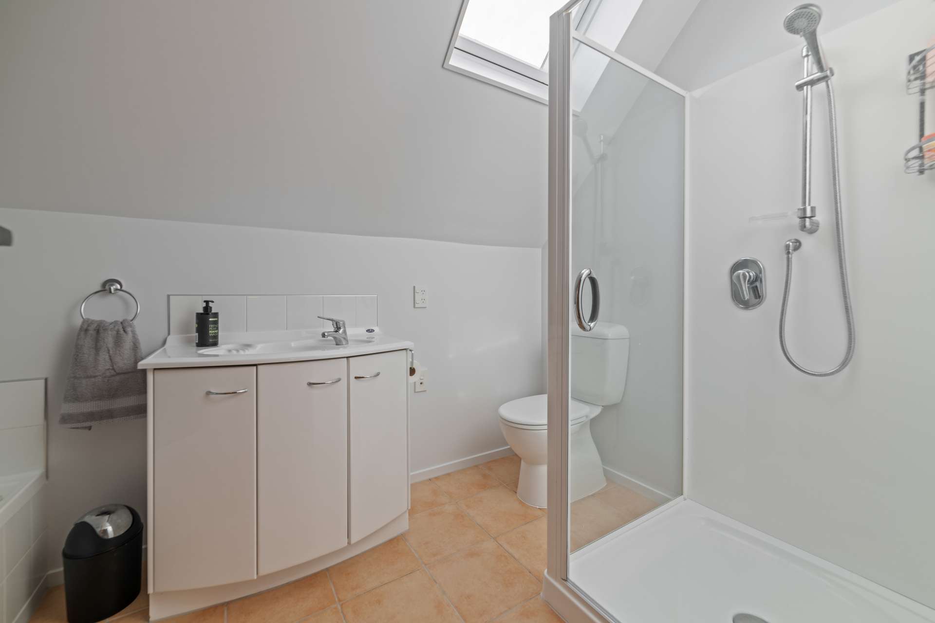109 Pacific Drive photo 14