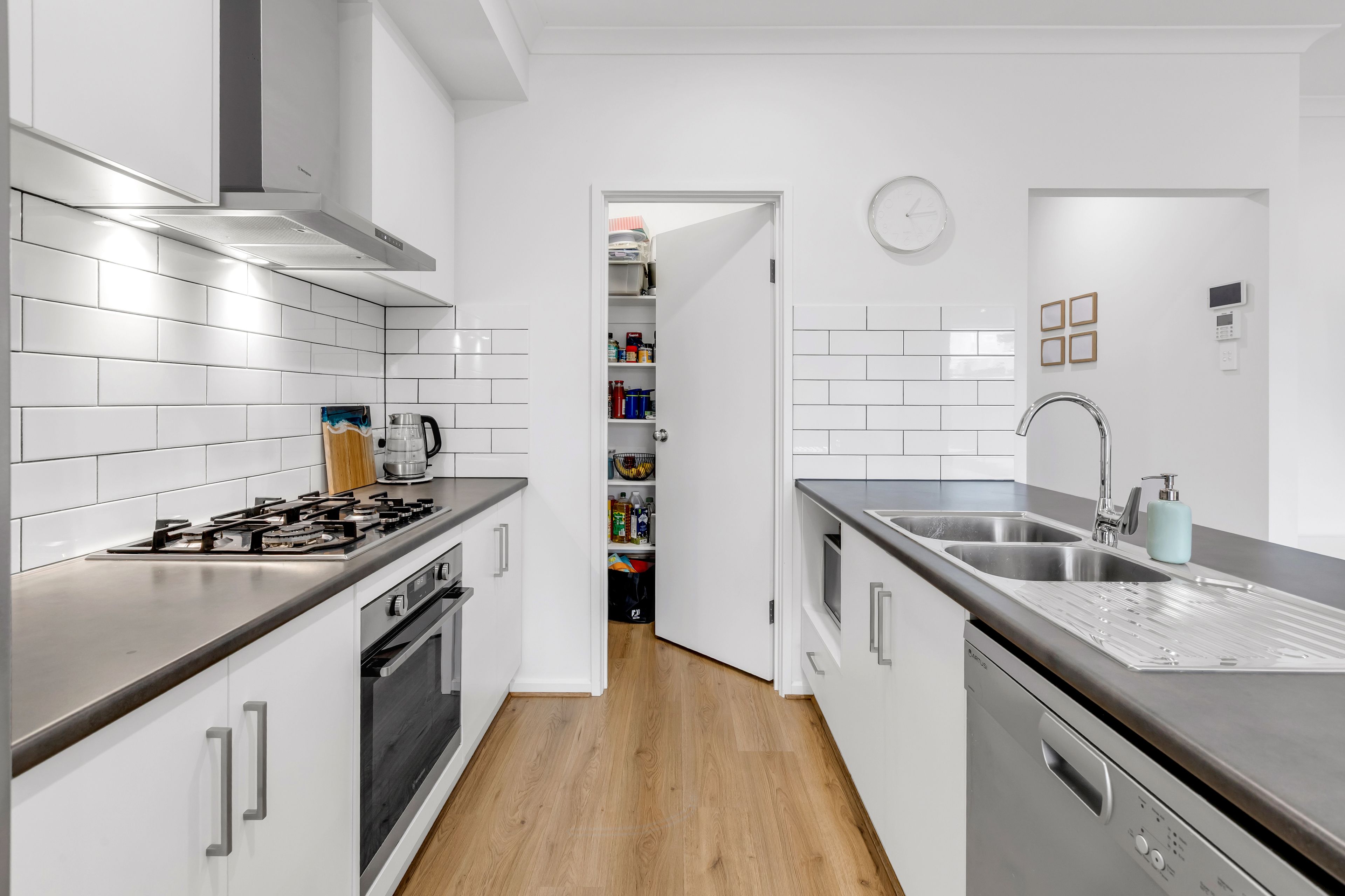 72 Newton Boulevard — photo 11 of 28