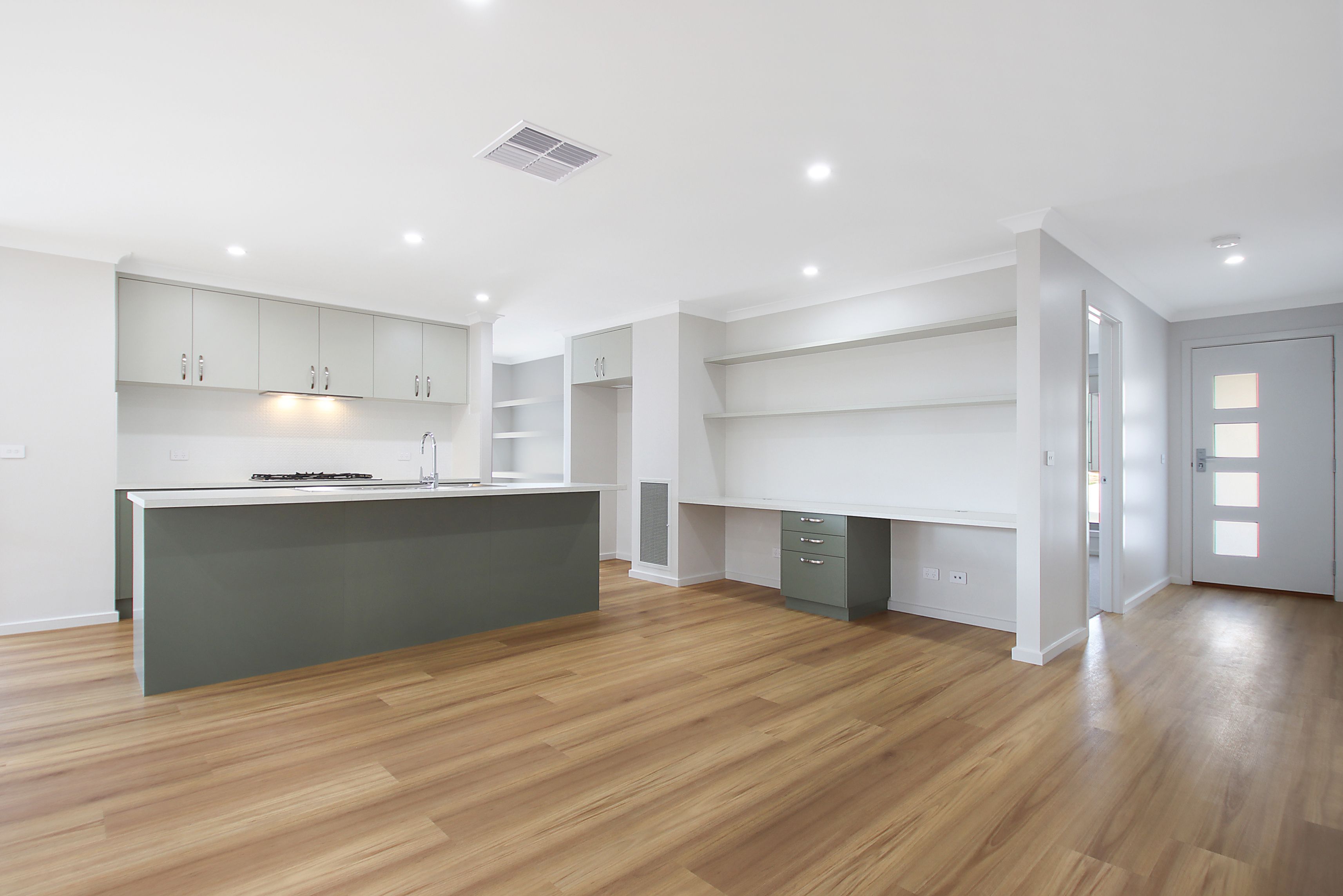 46 Canterbury Road — photo 3 of 9