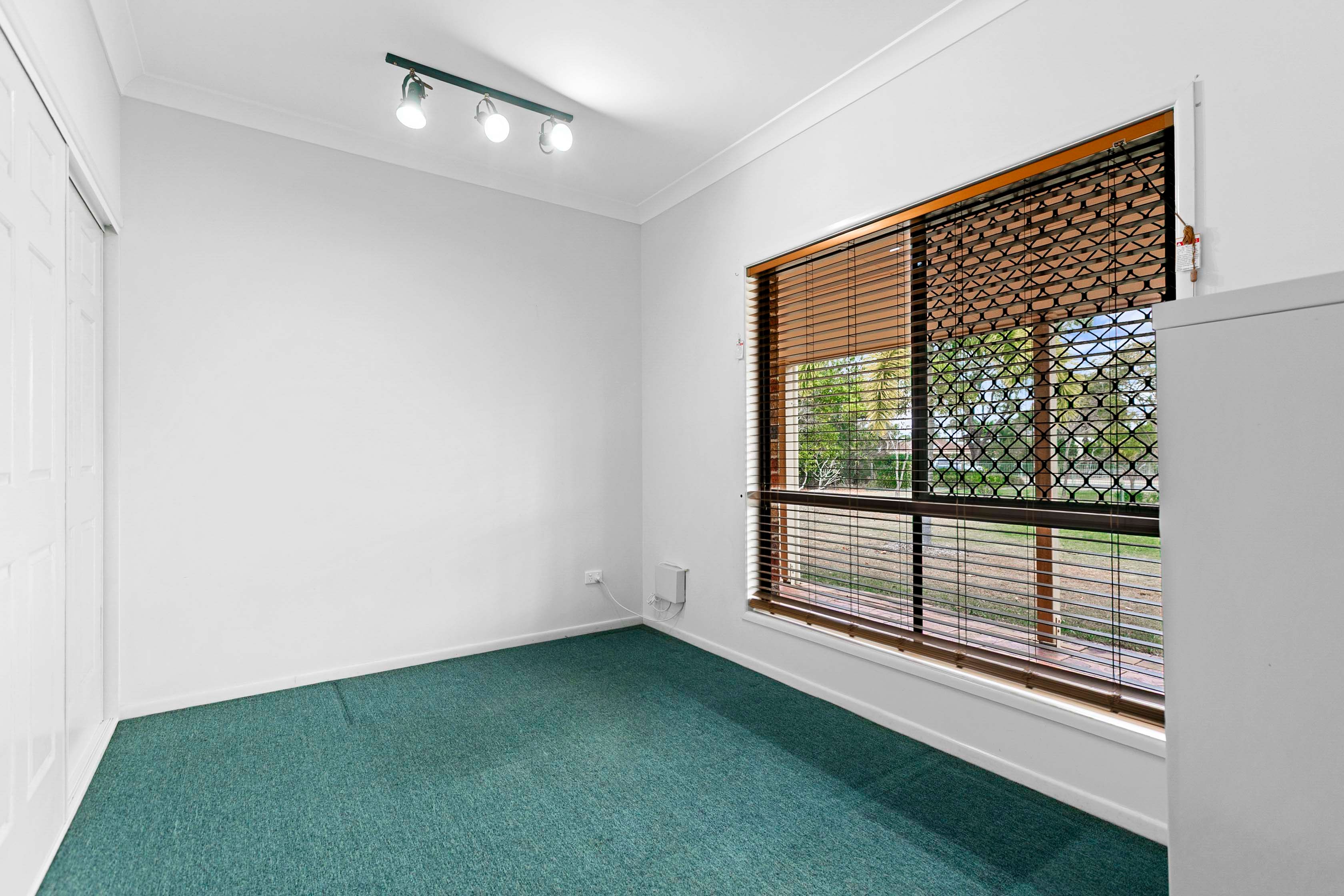 30-32 Orchid Avenue — photo 12 of 30