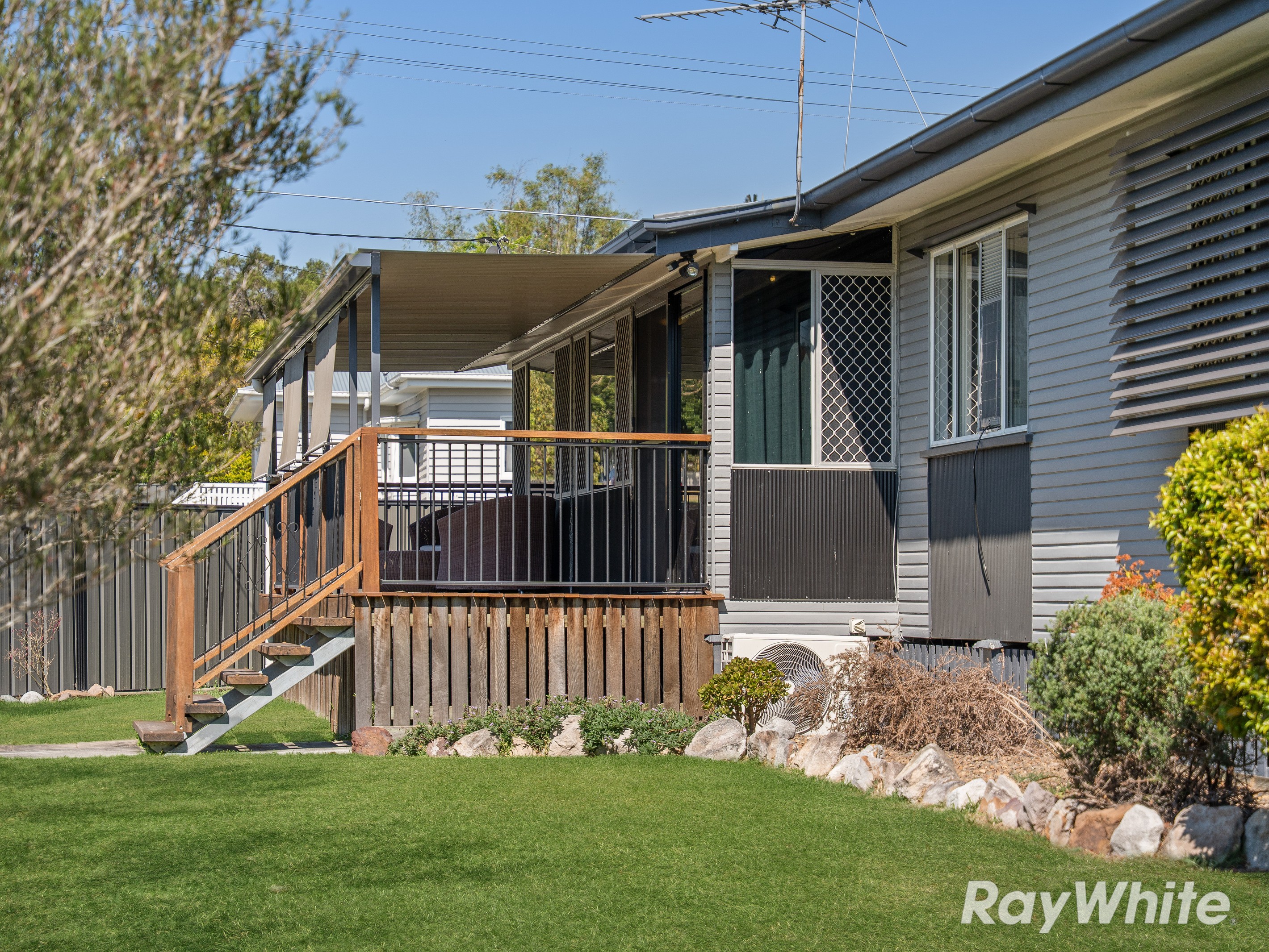 17 Bridge Street, North Booval, QLD 4304