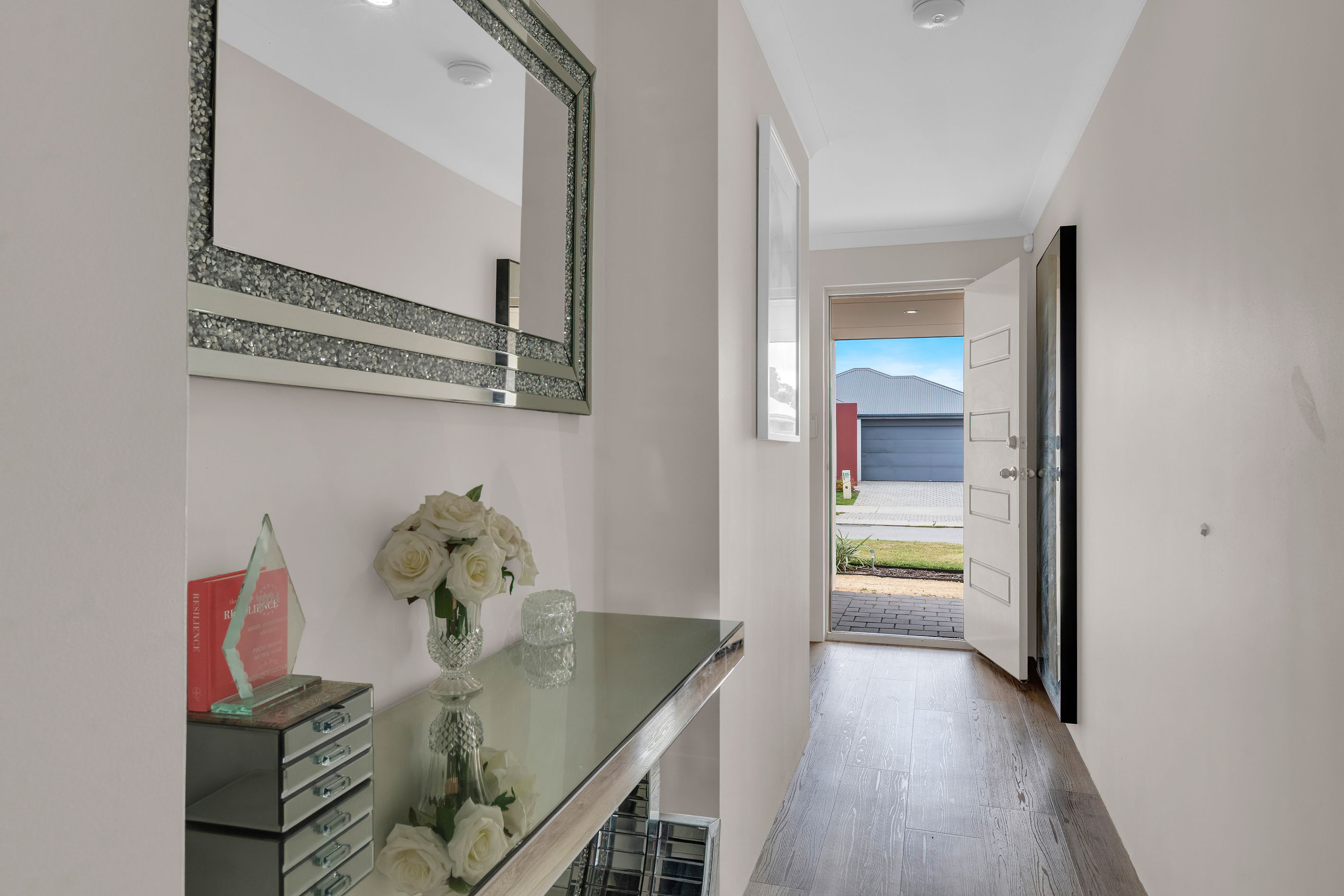 26 Whipbird Street — photo 5 of 26