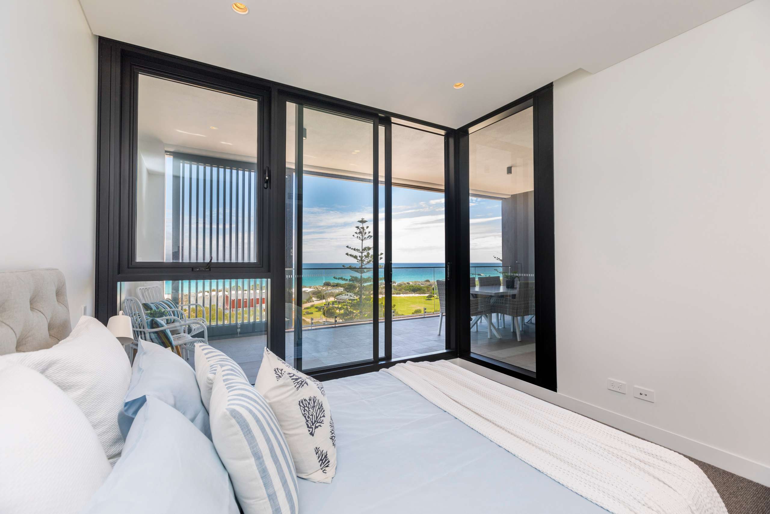 405 29 Leighton Beach Boulevard North Fremantle Wa 6159 Sold Photos Floorplan Apartment In North Fremantle