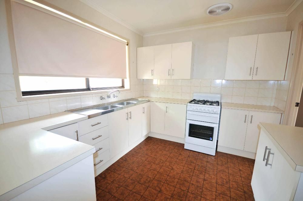 14 Lacebark Court, Thurgoona, NSW 2640