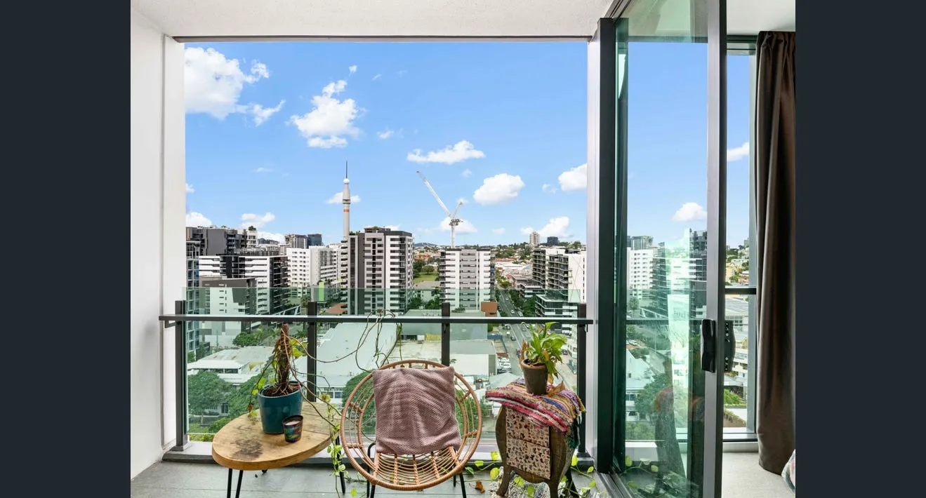 1211/4 Edmondstone Street, South Brisbane