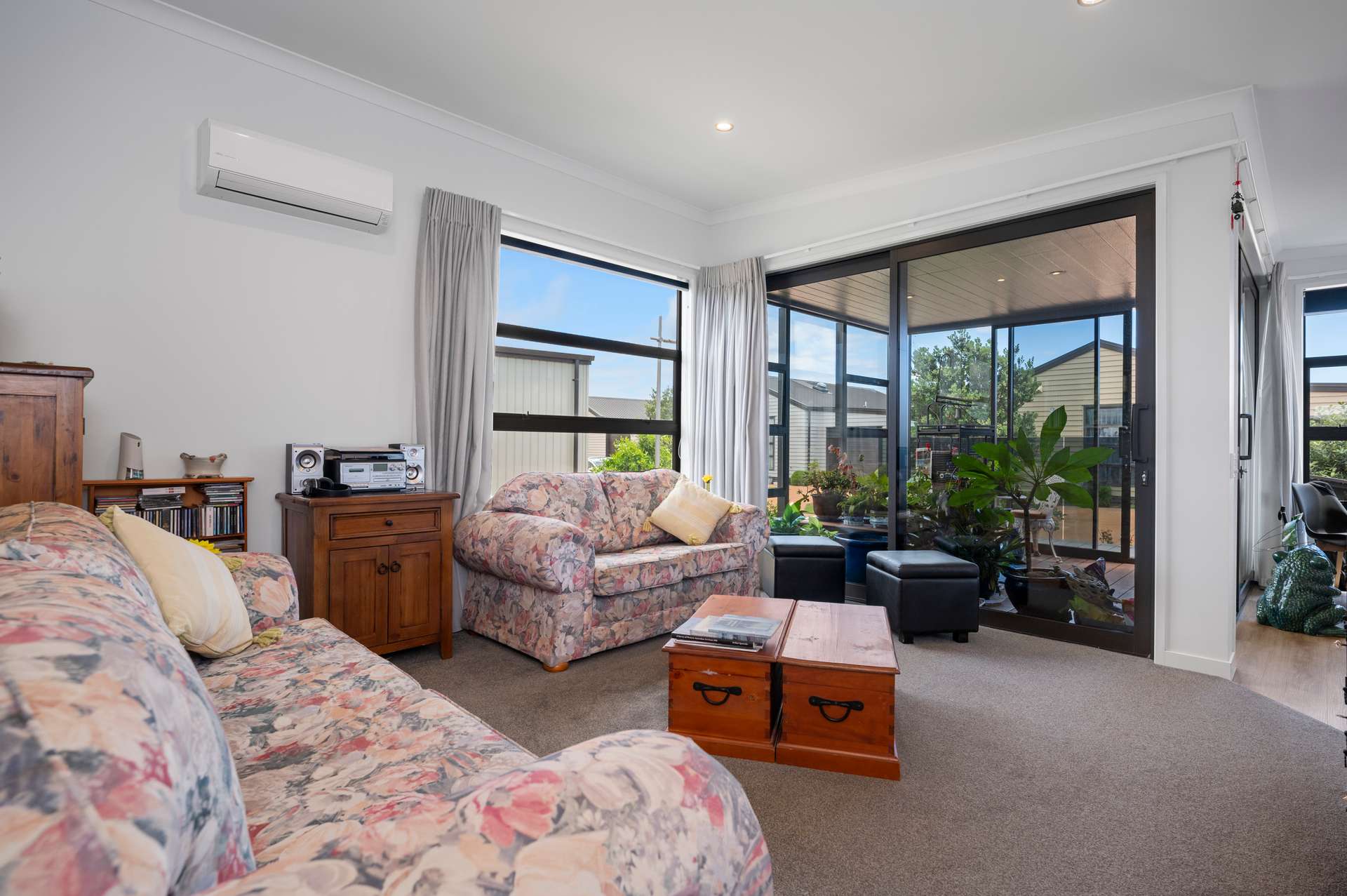 220/61 Golden Sands Drive photo 8