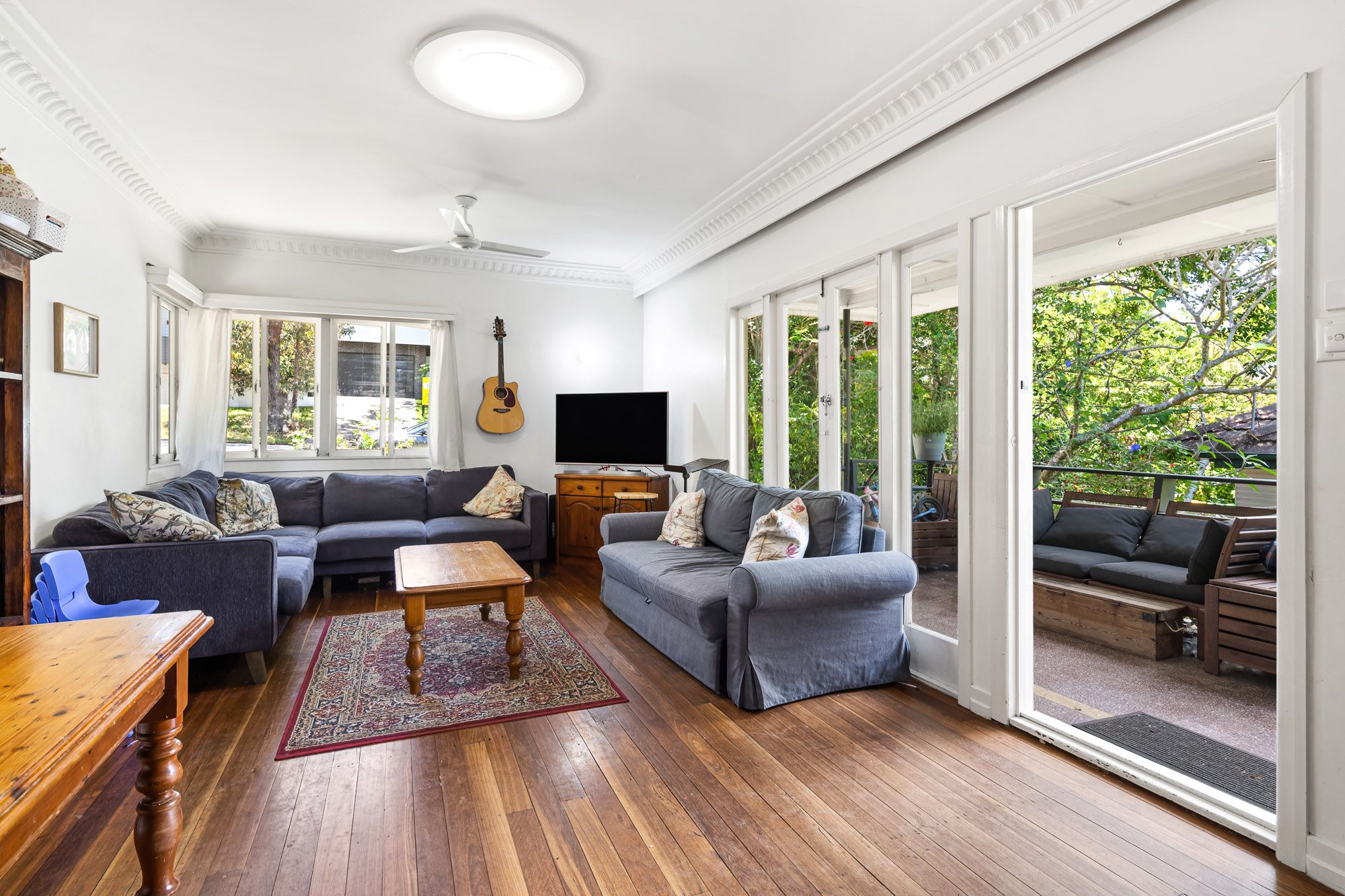 33 Ninth Avenue, St Lucia, QLD 4067