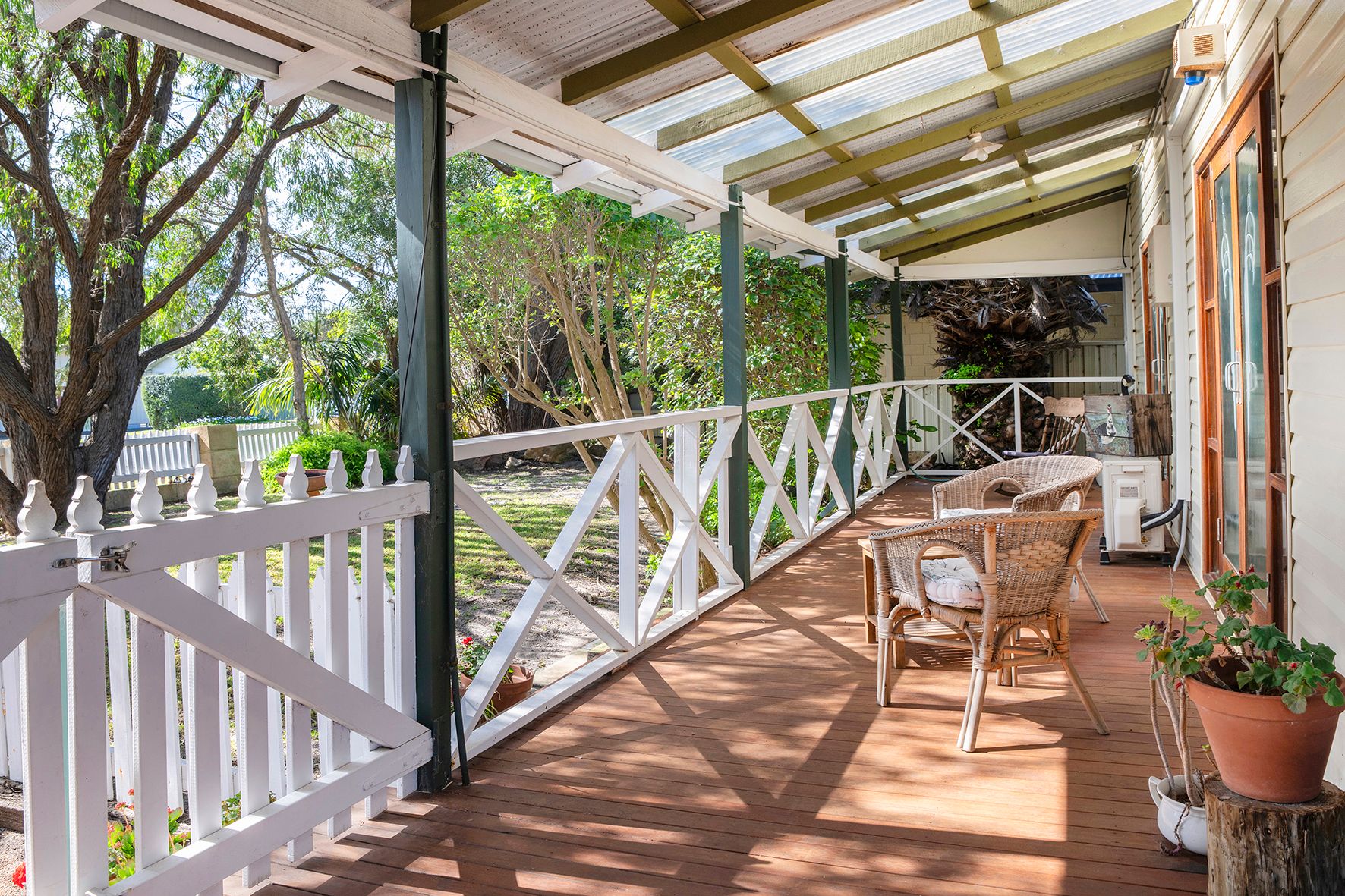 32 Reynolds Street, West Busselton, WA 6280