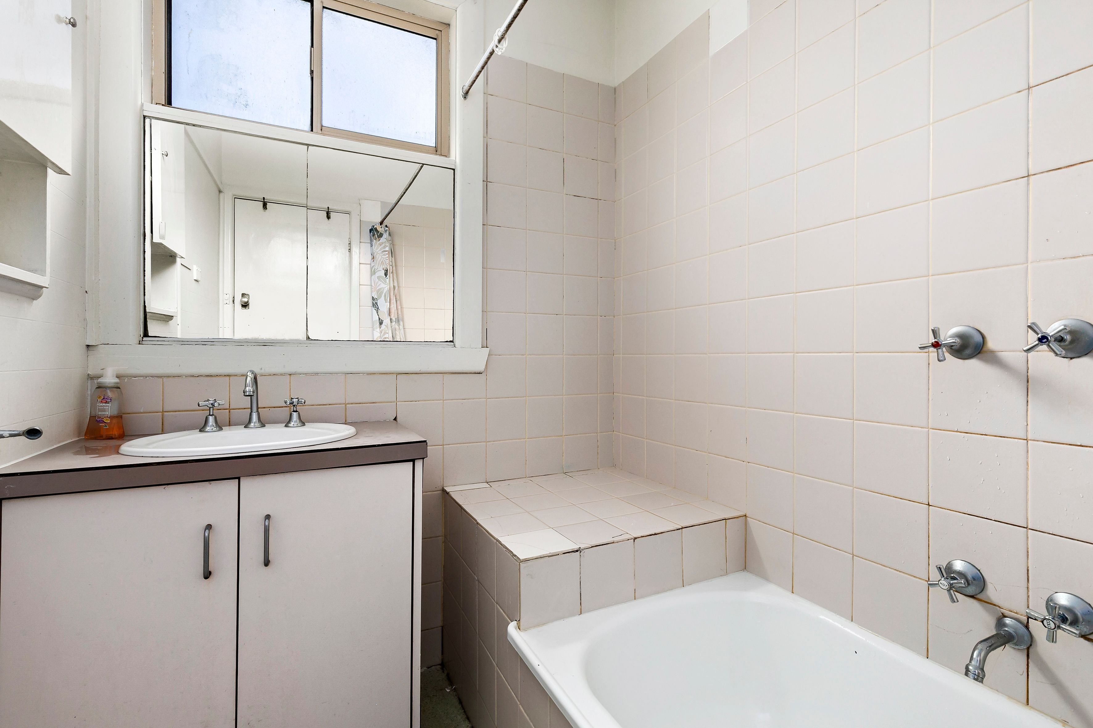 28 Walsh Street — photo 5 of 6
