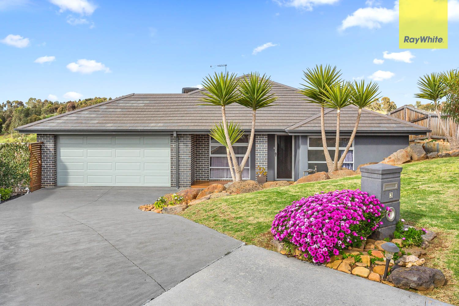 3 Angliss Court, Darley VIC 3340