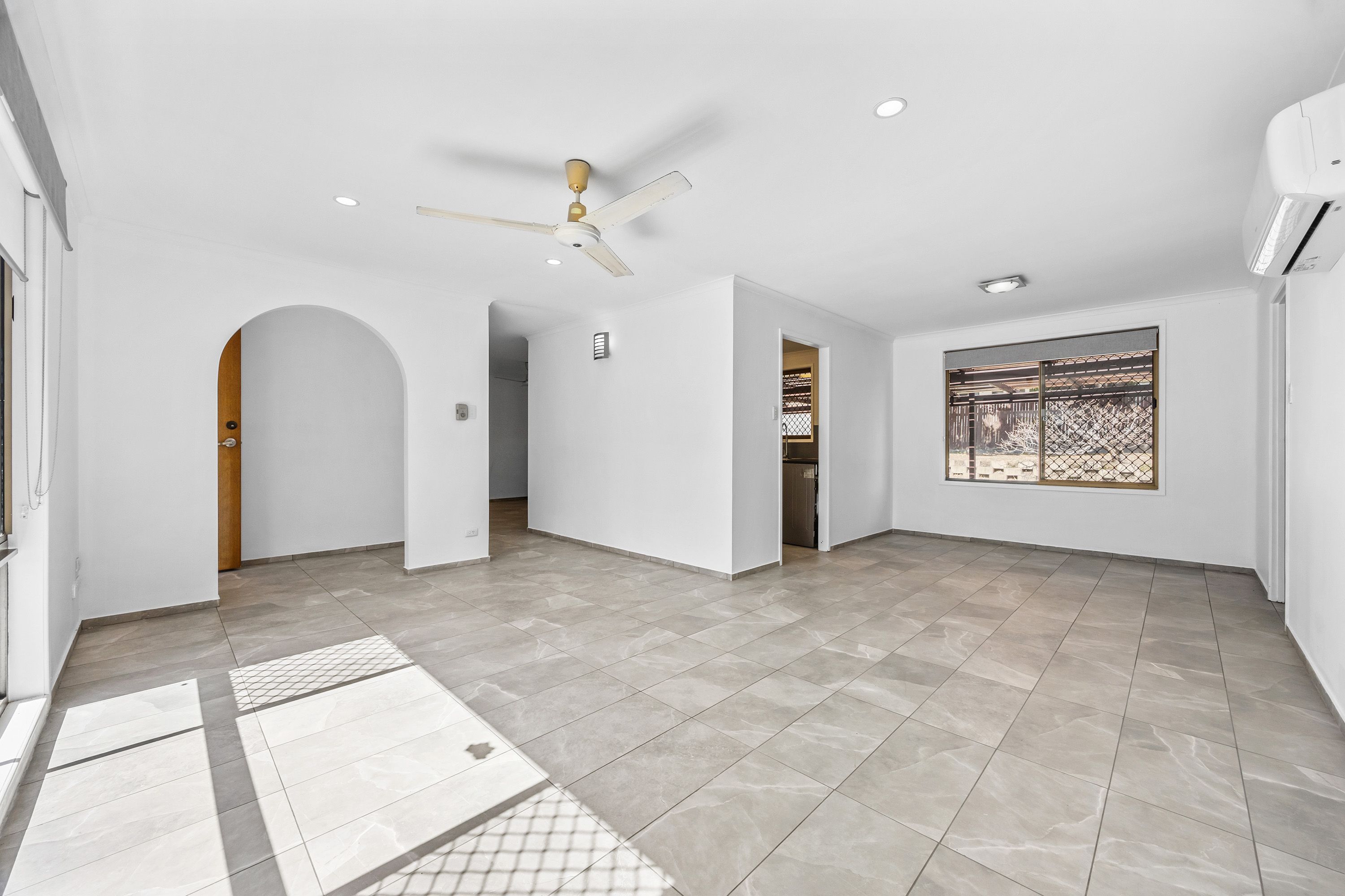 6 Aramac Drive — photo 4 of 12